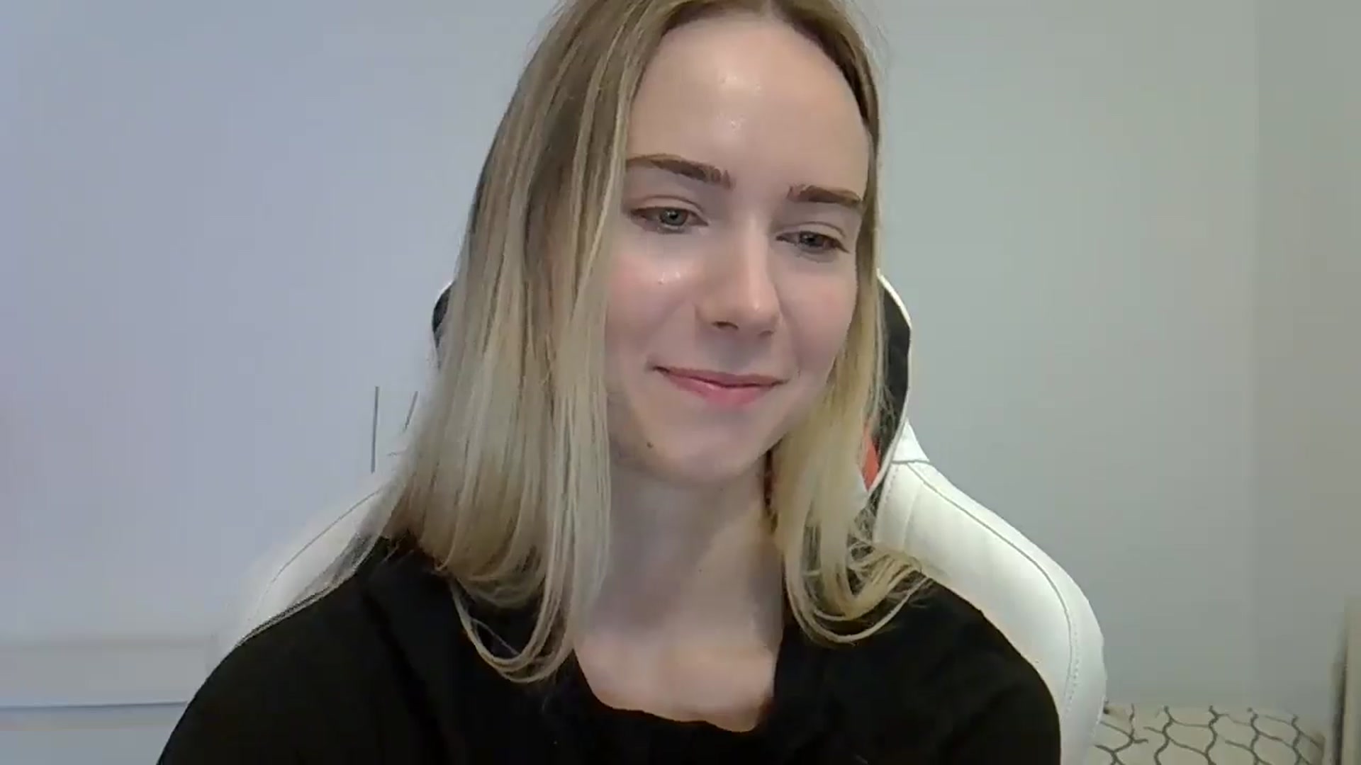 Gallery image thumbnail from OxAlisa's myfreecams stream on, 06/02/2025, 09:48 image 17 of 20