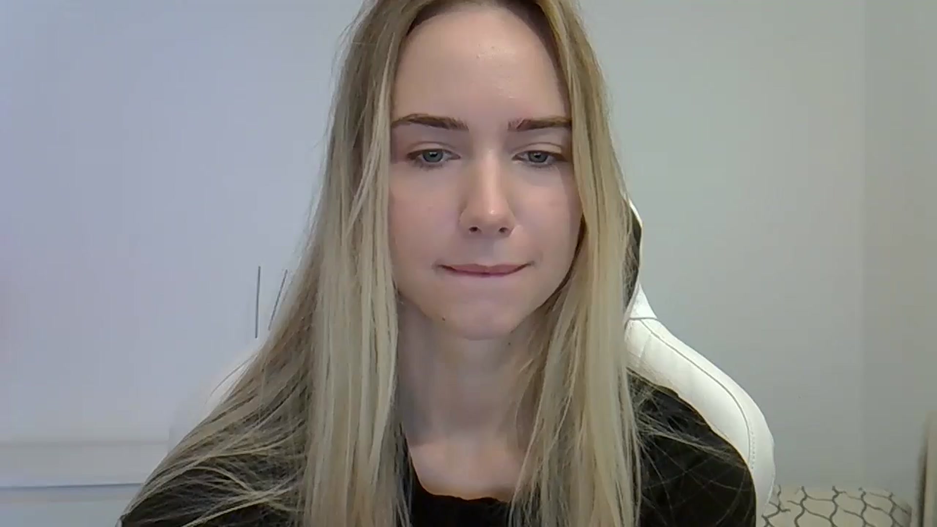 Gallery image thumbnail from OxAlisa's myfreecams stream on, 06/02/2025, 09:48 image 14 of 20