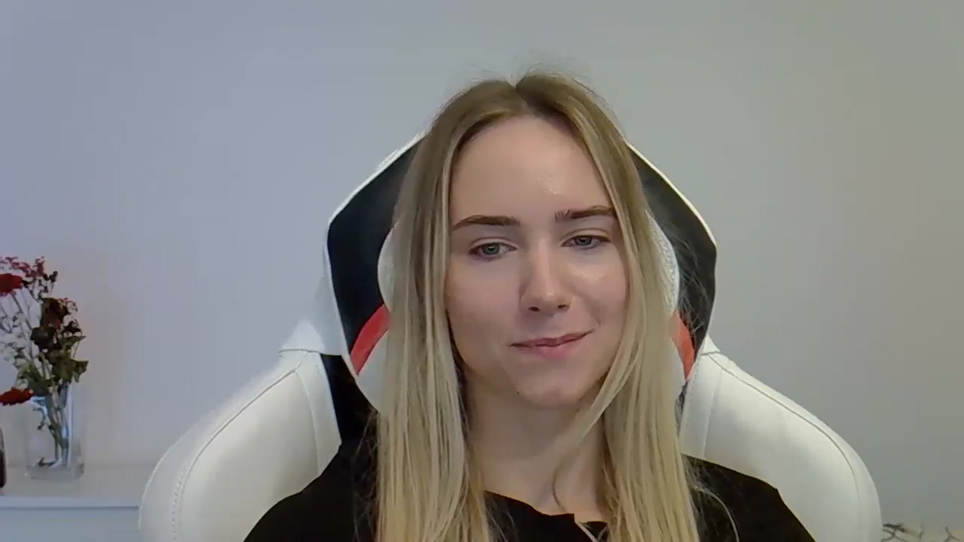 Gallery image thumbnail from OxAlisa's myfreecams stream on, 06/02/2025, 13:05 image 4 of 20