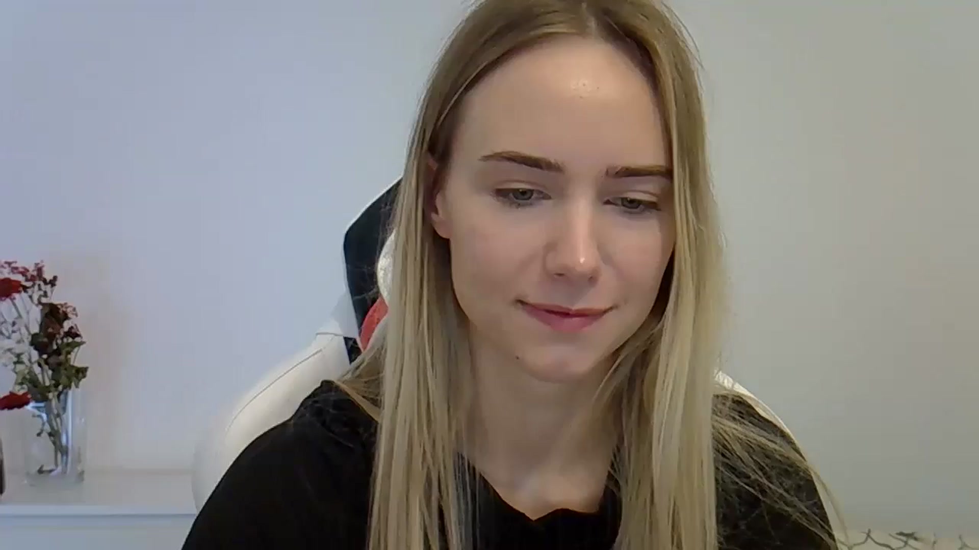 Gallery image thumbnail from OxAlisa's myfreecams stream on, 06/02/2025, 13:05 image 1 of 20