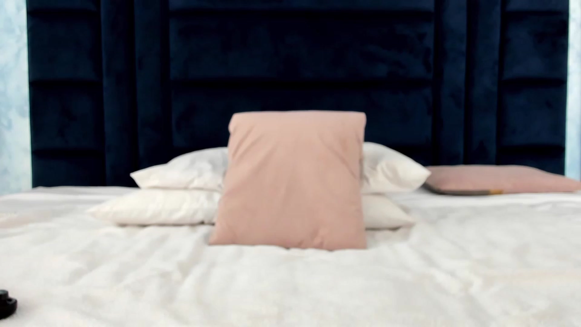 Gallery image thumbnail from Oxxena's myfreecams stream on, 12/28/2023, 10:26 image 16 of 20