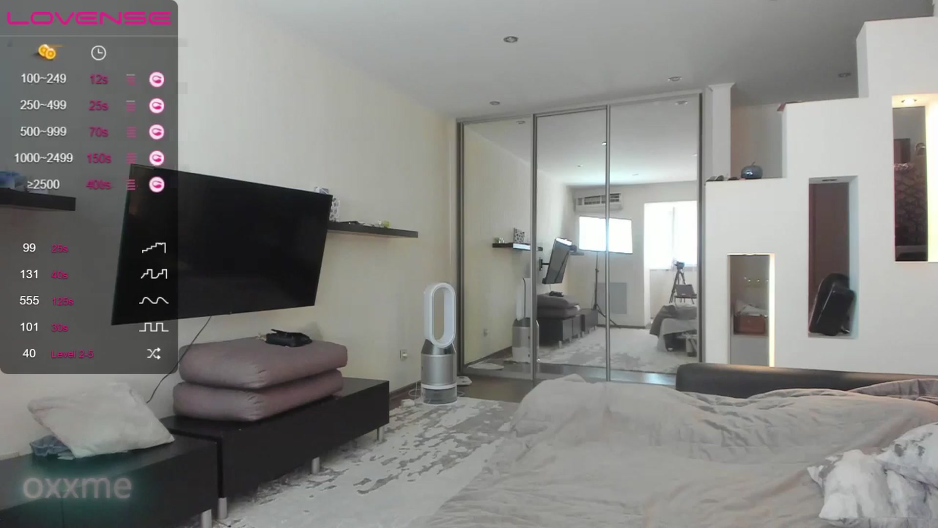 Gallery image thumbnail from Oxxme's myfreecams stream on, 09/25/2023, 12:55 image 5 of 20