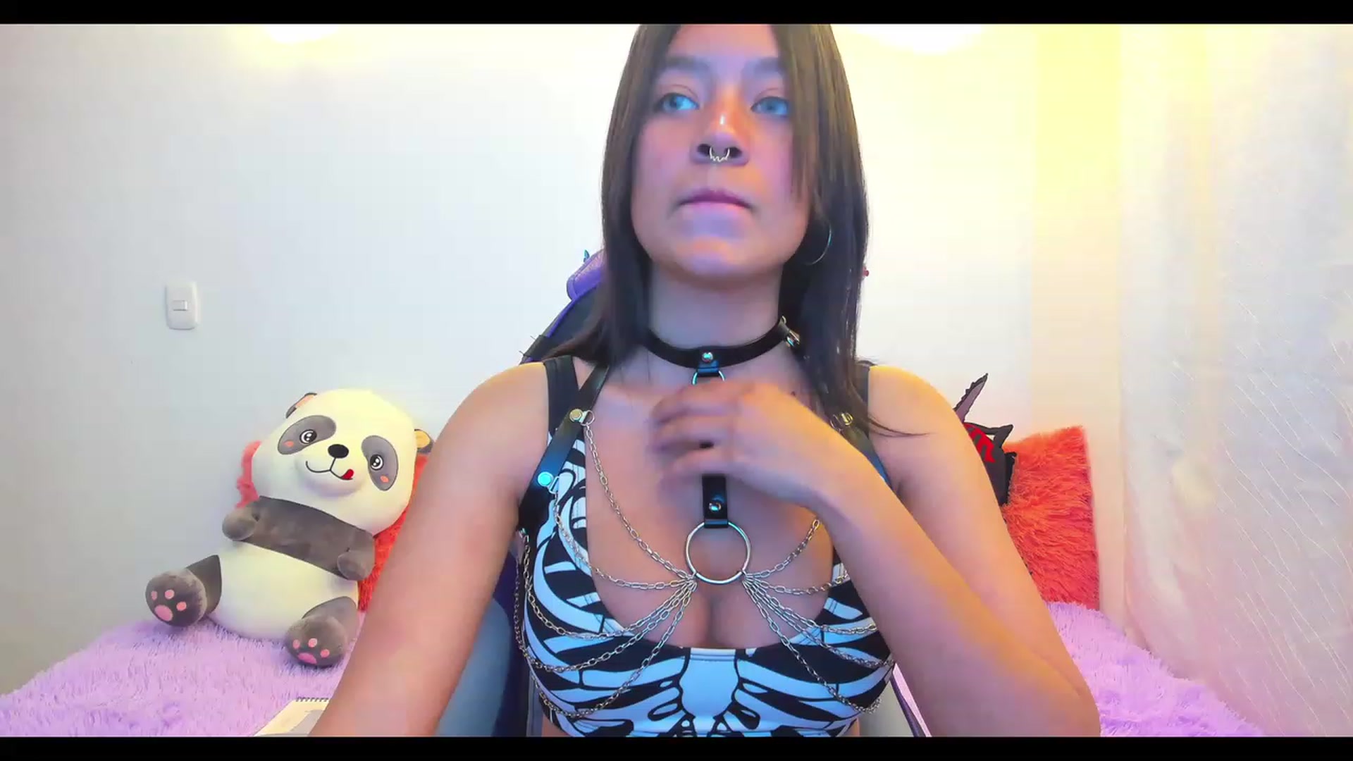 Gallery image thumbnail from Oxxme_'s myfreecams stream on, 12/06/2022, 01:12 image 19 of 20