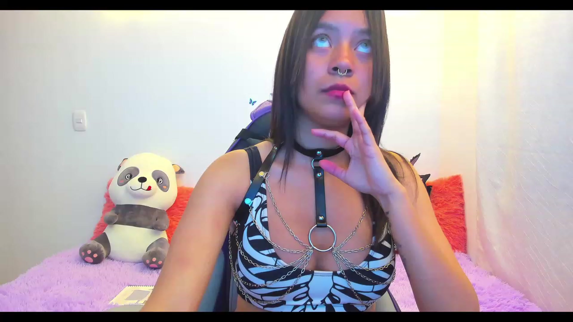 Gallery image thumbnail from Oxxme_'s myfreecams stream on, 12/06/2022, 05:50 image 8 of 20