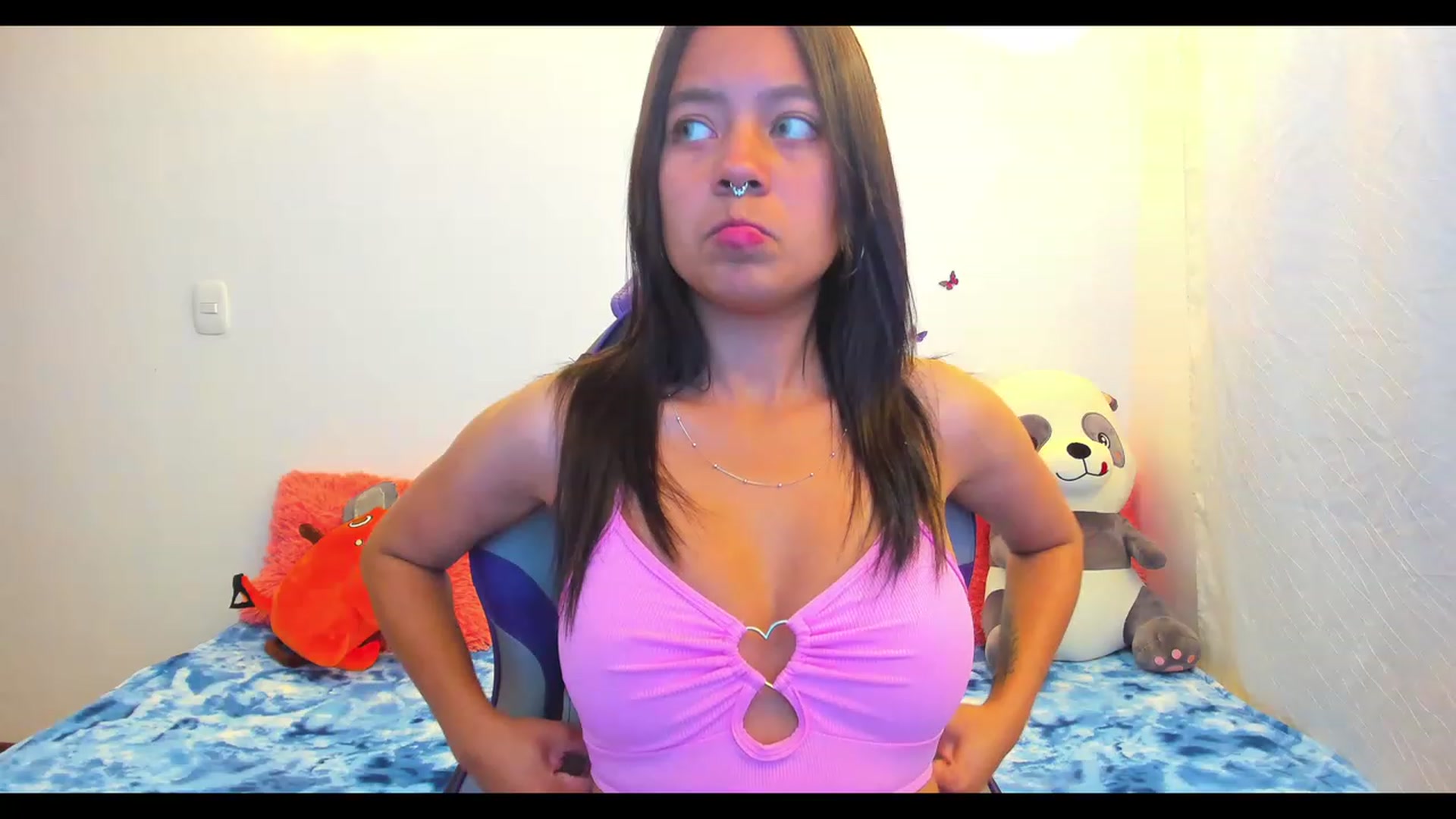 Gallery image thumbnail from Oxxme_'s myfreecams stream on, 12/11/2022, 01:02 image 16 of 20