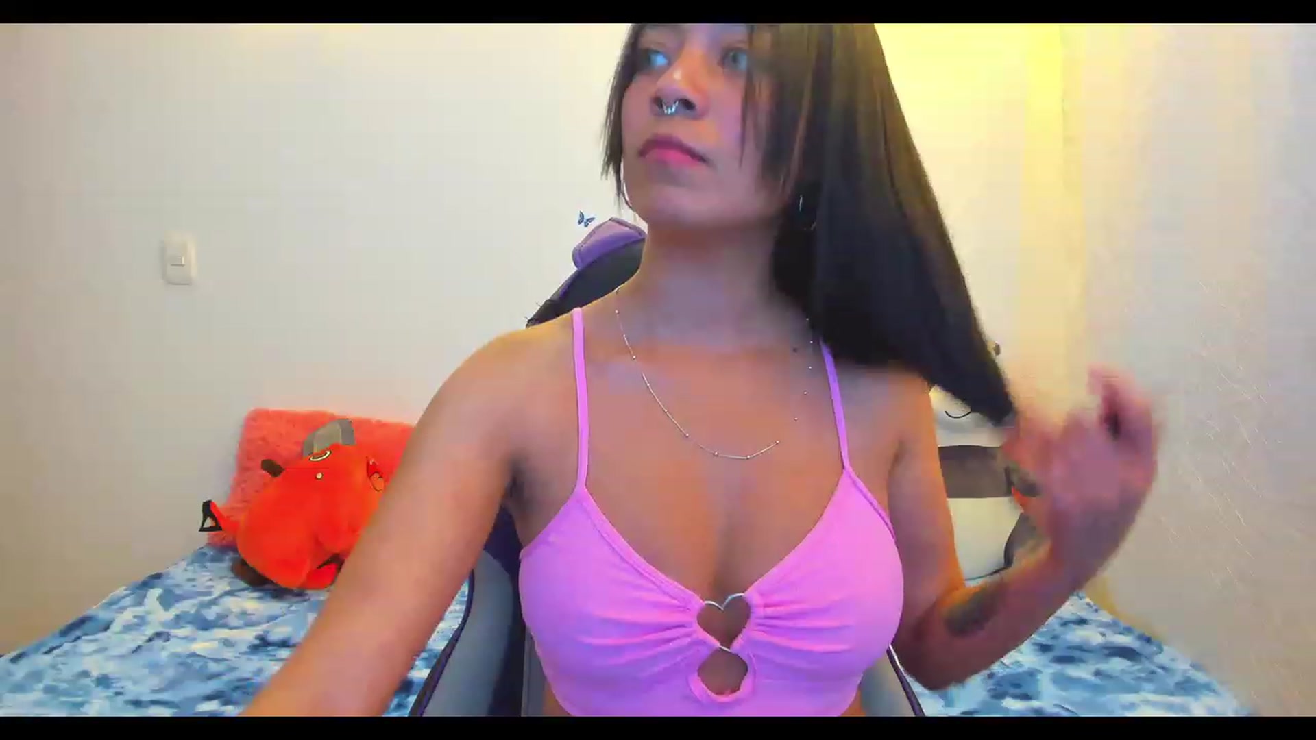 Gallery image thumbnail from Oxxme_'s myfreecams stream on, 12/11/2022, 02:17 image 7 of 20