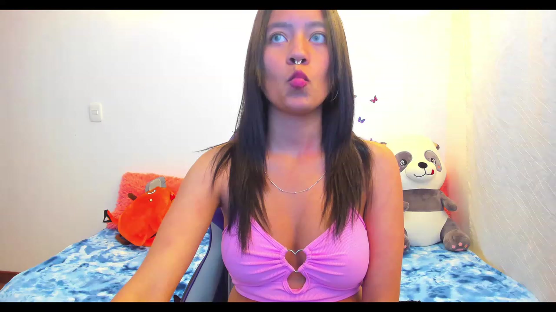 Gallery image thumbnail from Oxxme_'s myfreecams stream on, 12/11/2022, 03:45 image 3 of 20