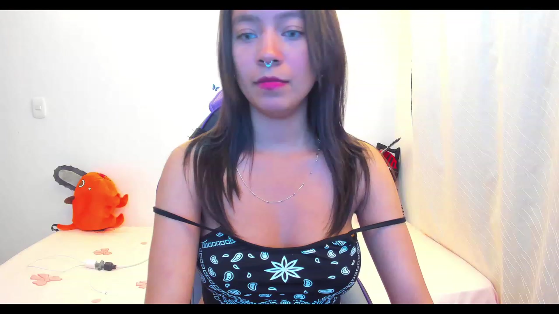 Gallery image thumbnail from Oxxme_'s myfreecams stream on, 01/06/2023, 02:46 image 1 of 20