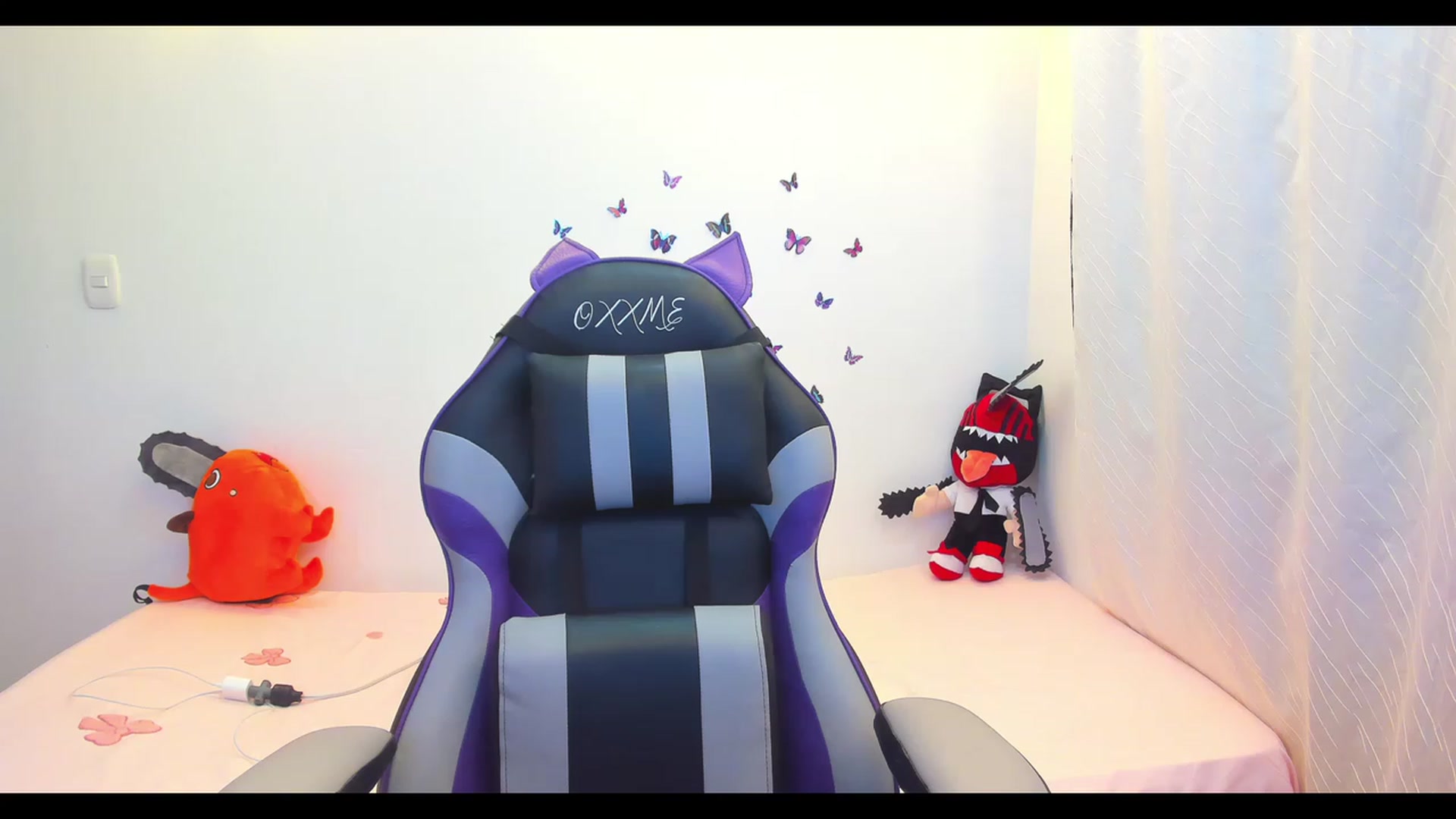Gallery image thumbnail from Oxxme_'s myfreecams stream on, 01/06/2023, 02:46 image 6 of 20