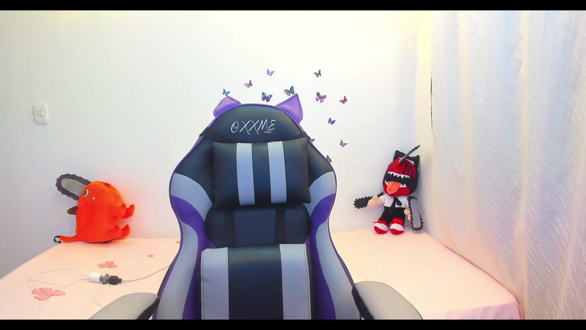 Gallery image thumbnail from Oxxme_'s myfreecams stream on, 01/06/2023, 02:46 image 5 of 20