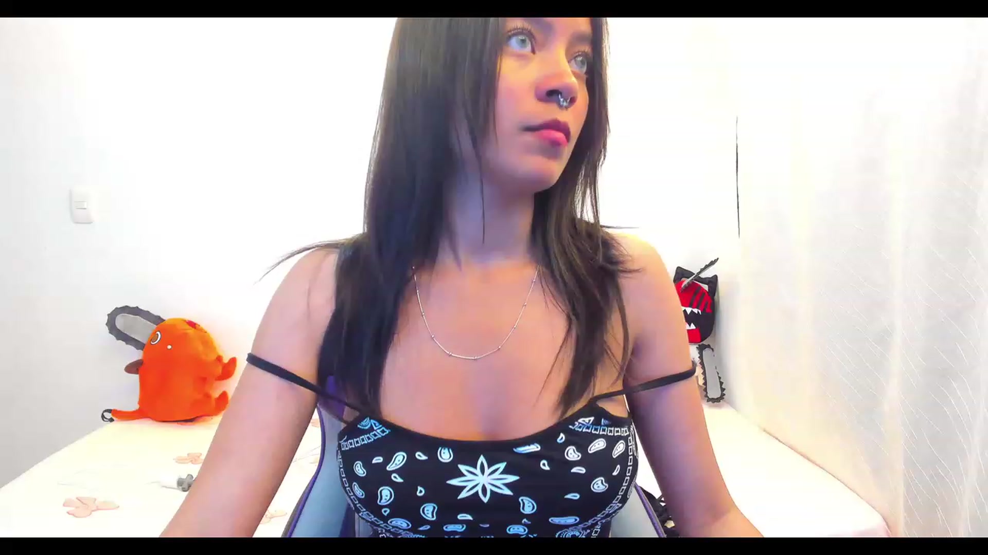 Gallery image thumbnail from Oxxme_'s myfreecams stream on, 01/06/2023, 04:04 image 18 of 20