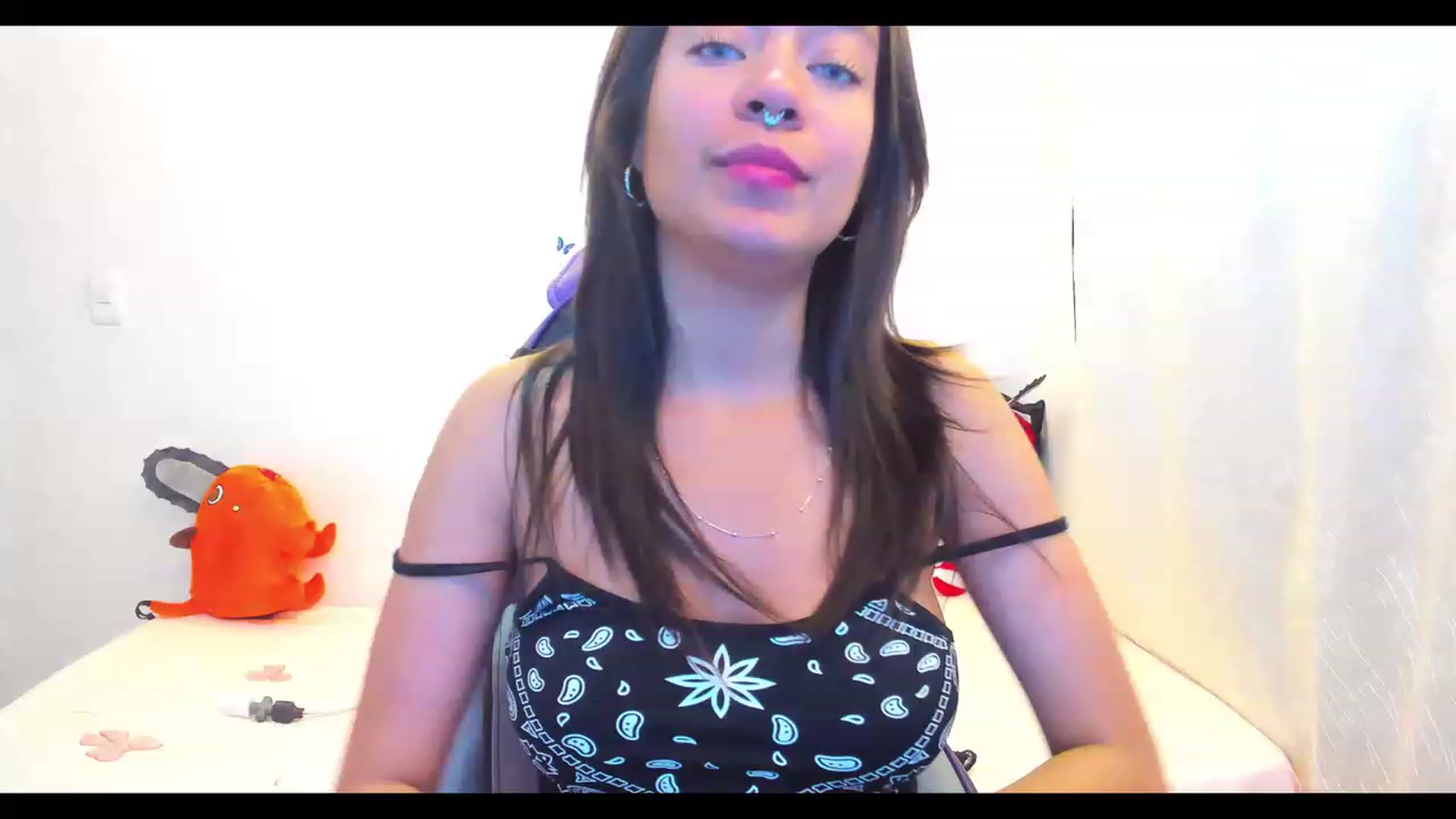 Gallery image thumbnail from Oxxme_'s myfreecams stream on, 01/06/2023, 04:04 image 3 of 20