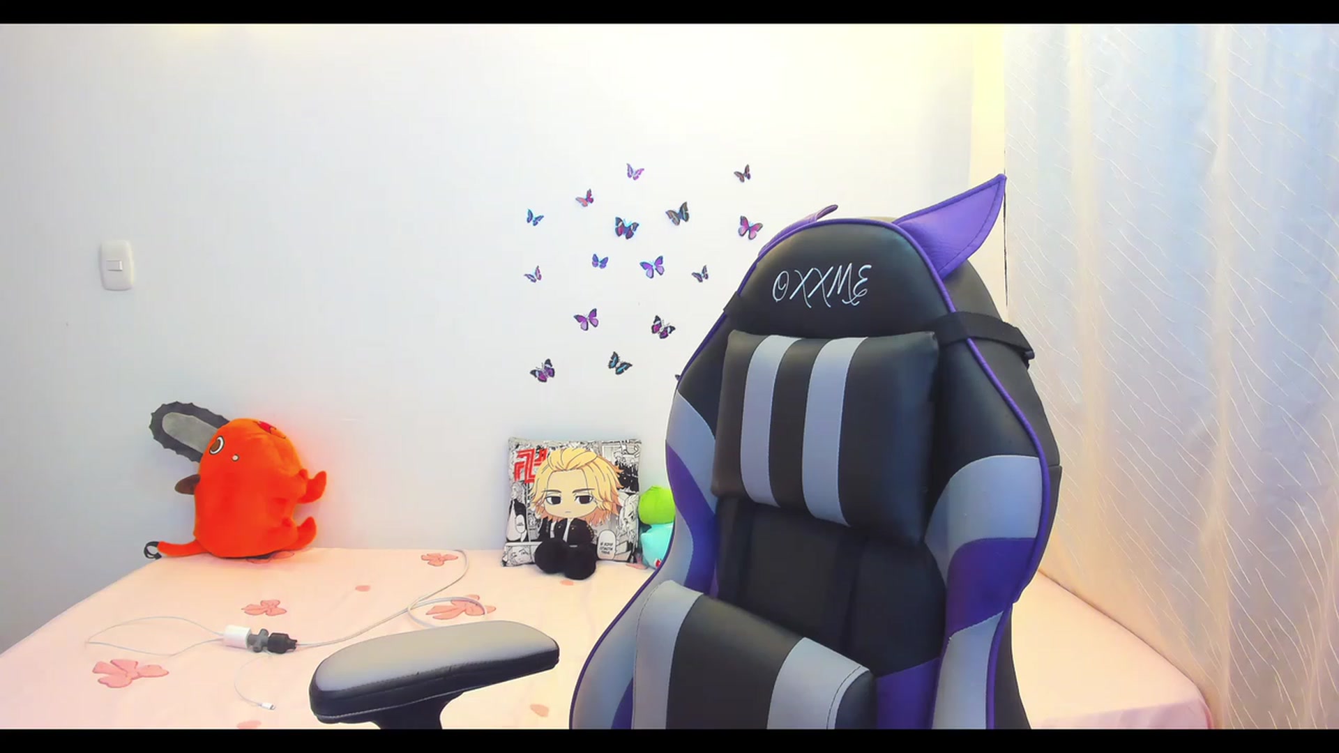 Gallery image thumbnail from Oxxme_'s myfreecams stream on, 01/06/2023, 04:04 image 16 of 20