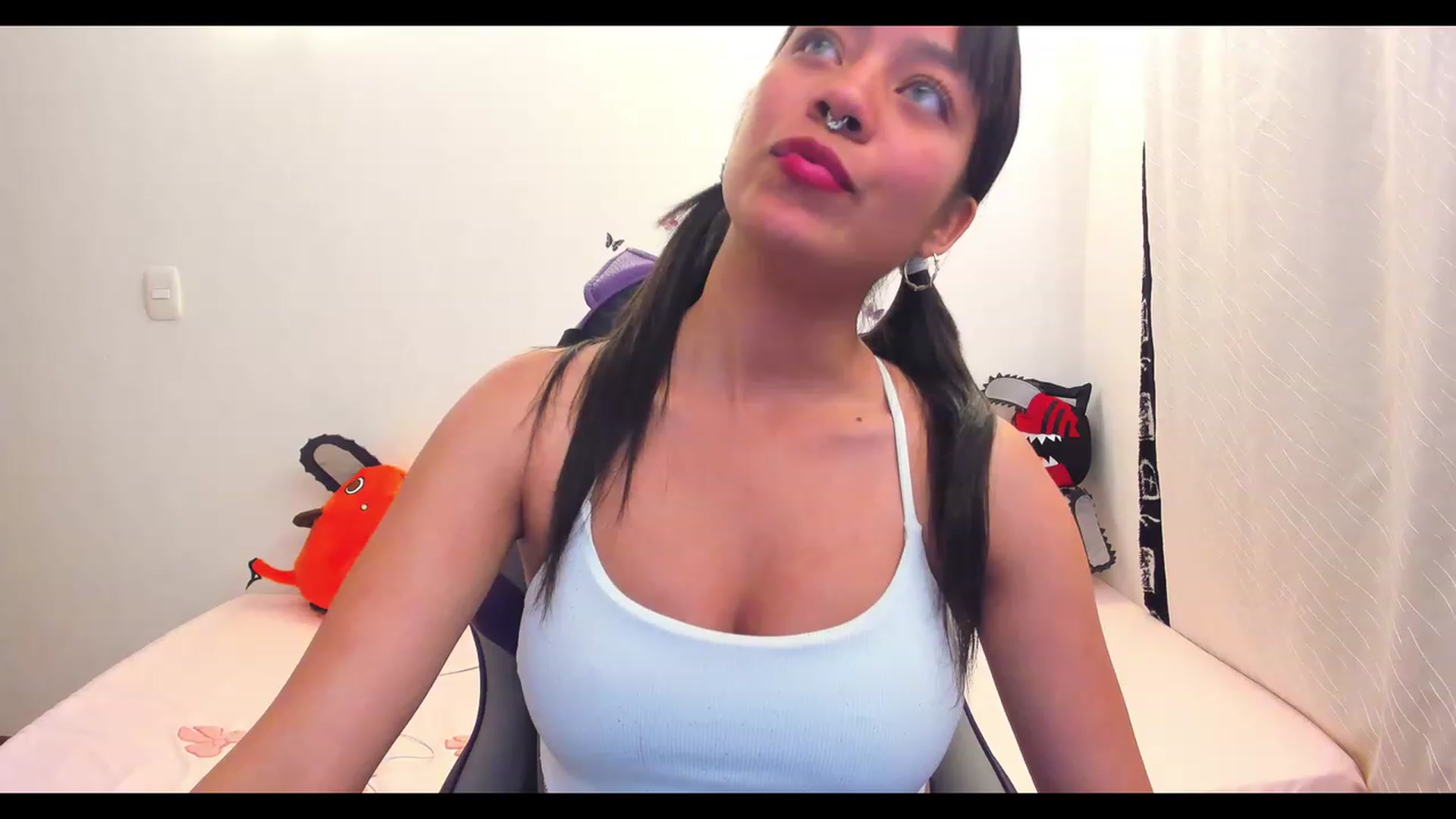Gallery image thumbnail from Oxxme_'s myfreecams stream on, 01/10/2023, 07:20 image 2 of 20