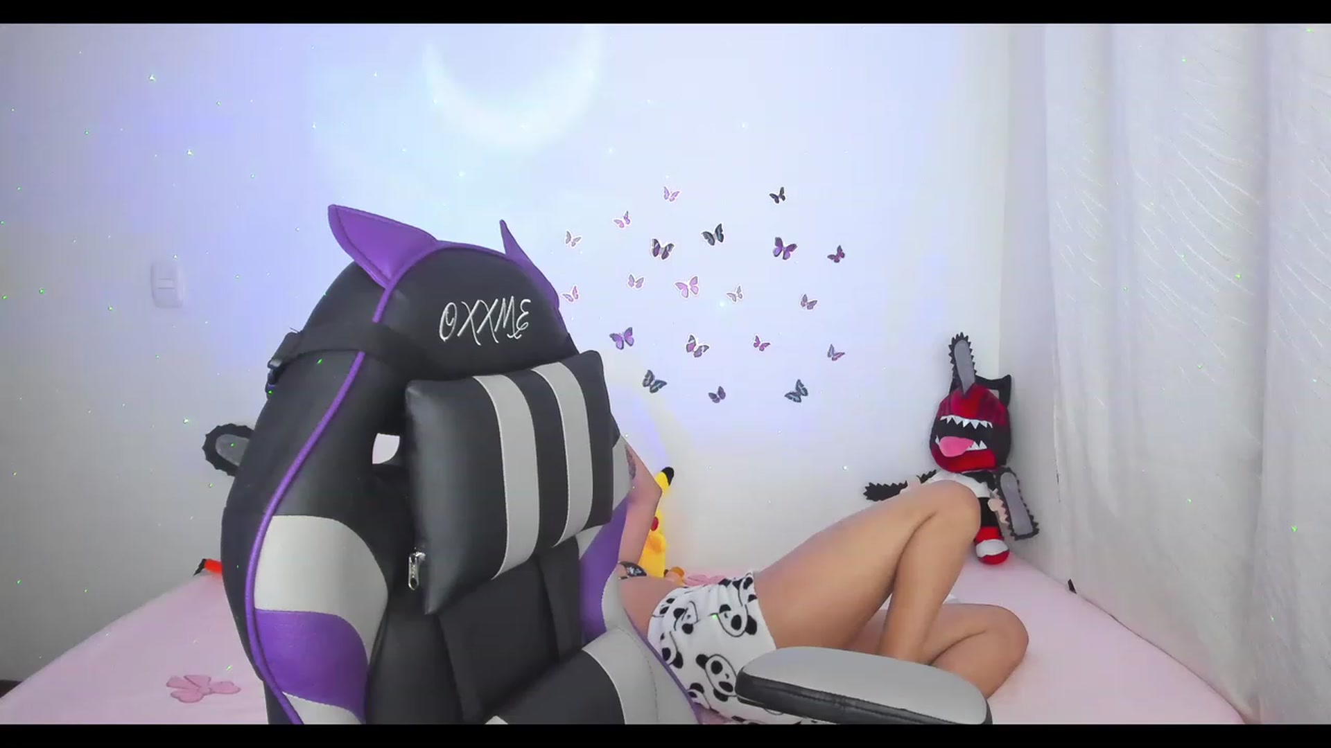 Gallery image thumbnail from Oxxme_'s myfreecams stream on, 01/18/2023, 03:00 image 8 of 20