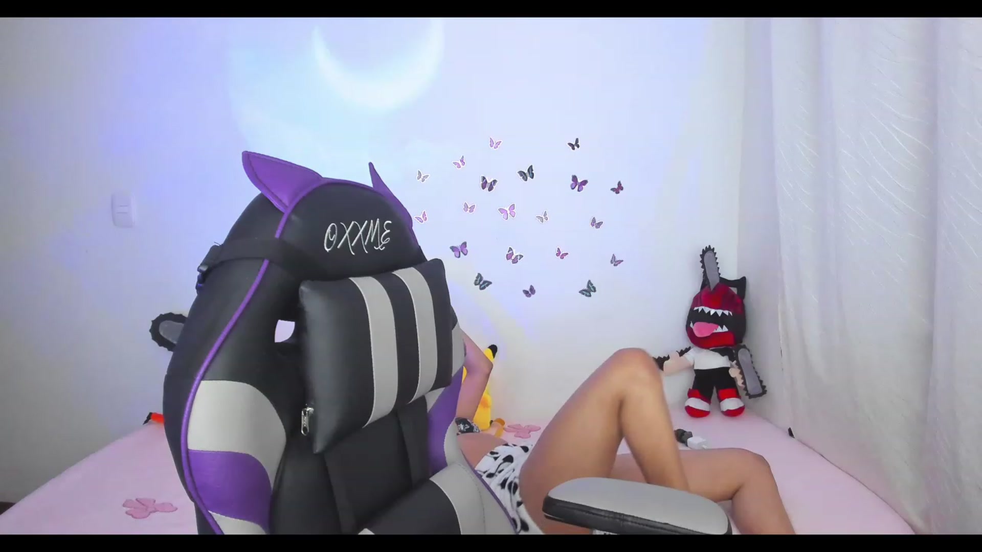 Gallery image thumbnail from Oxxme_'s myfreecams stream on, 01/18/2023, 03:00 image 7 of 20