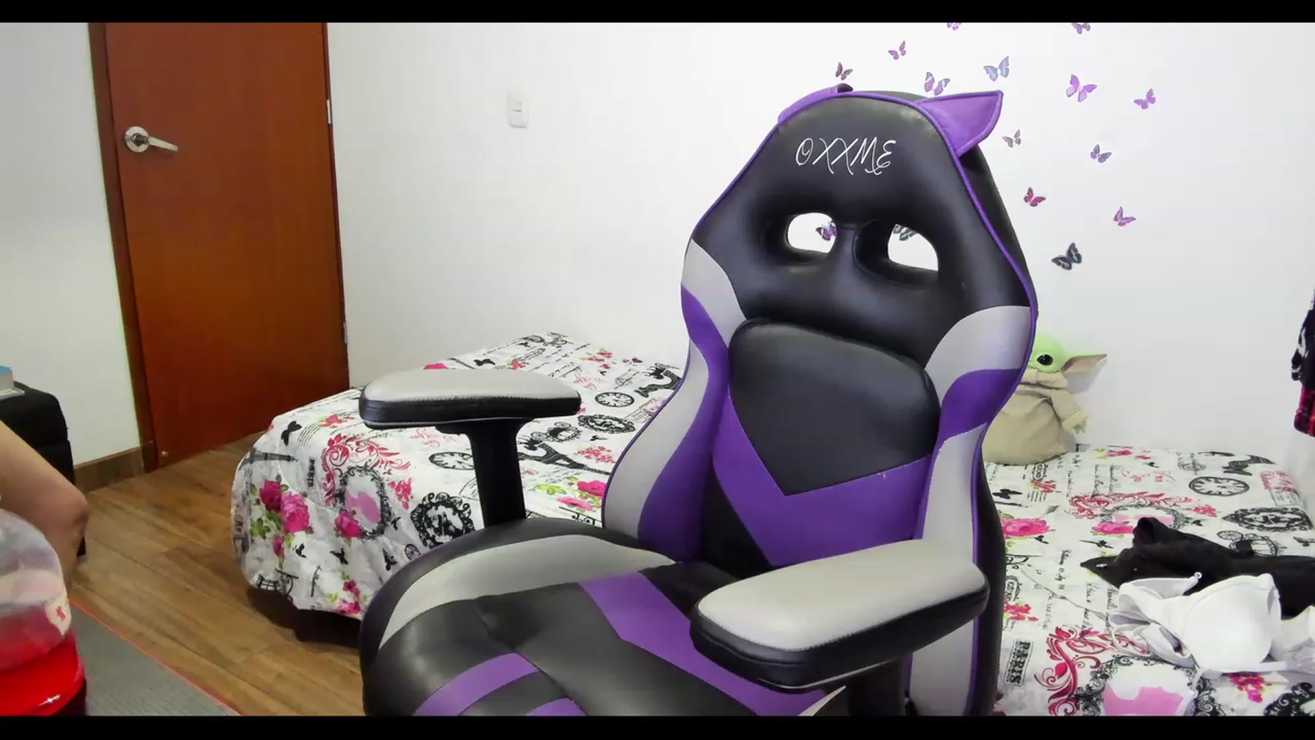 Gallery image thumbnail from Oxxme_'s myfreecams stream on, 04/19/2023, 06:12 image 3 of 20