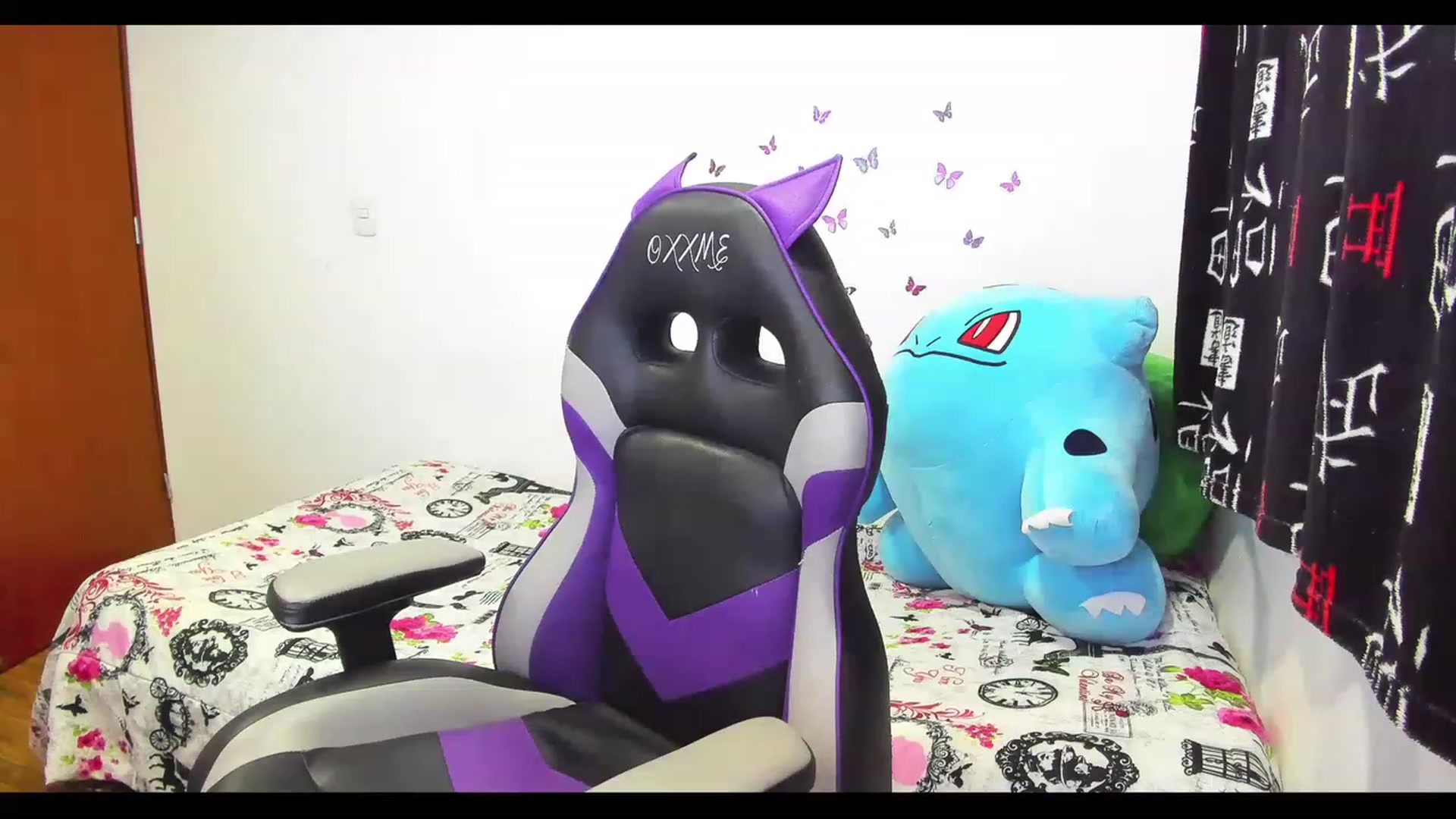 Gallery image thumbnail from Oxxme_'s myfreecams stream on, 05/14/2023, 02:44 image 13 of 20