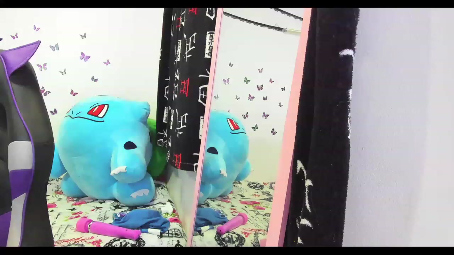 Gallery image thumbnail from Oxxme_'s myfreecams stream on, 05/14/2023, 05:55 image 14 of 20