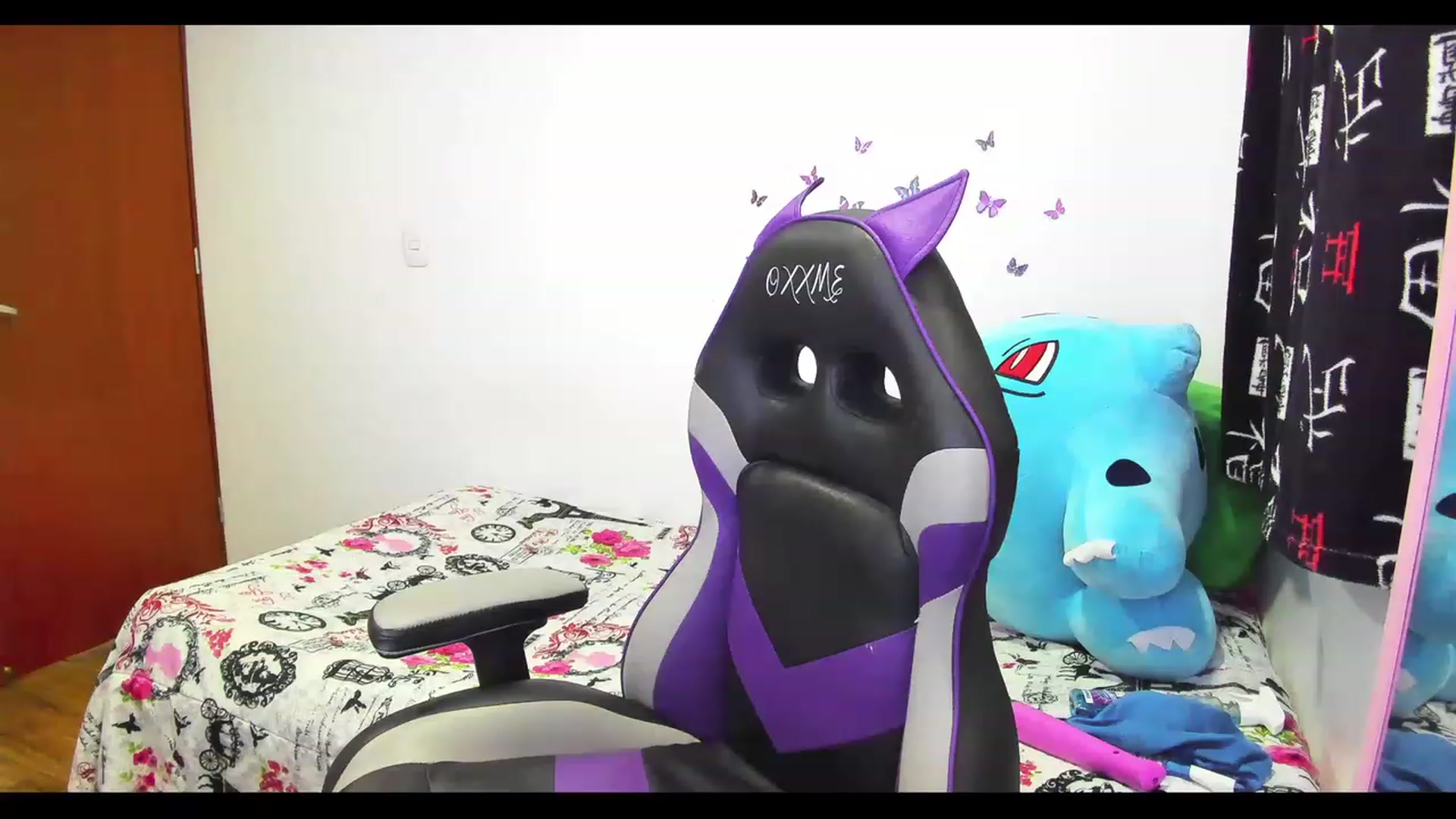 Gallery image thumbnail from Oxxme_'s myfreecams stream on, 05/14/2023, 05:55 image 13 of 20