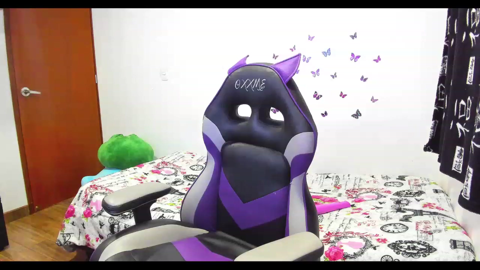 Gallery image thumbnail from Oxxme_'s myfreecams stream on, 05/23/2023, 04:47 image 15 of 20