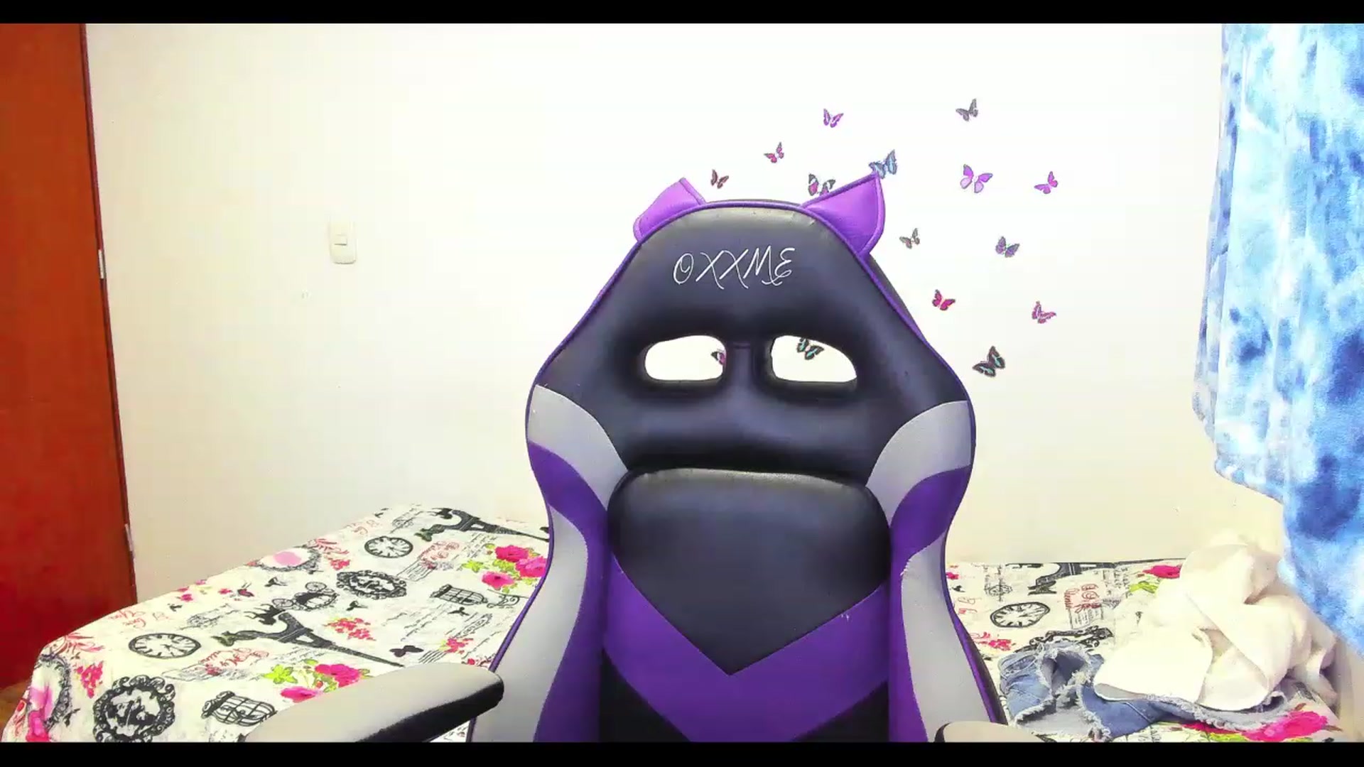 Gallery image thumbnail from Oxxme_'s myfreecams stream on, 06/02/2023, 04:02 image 5 of 20