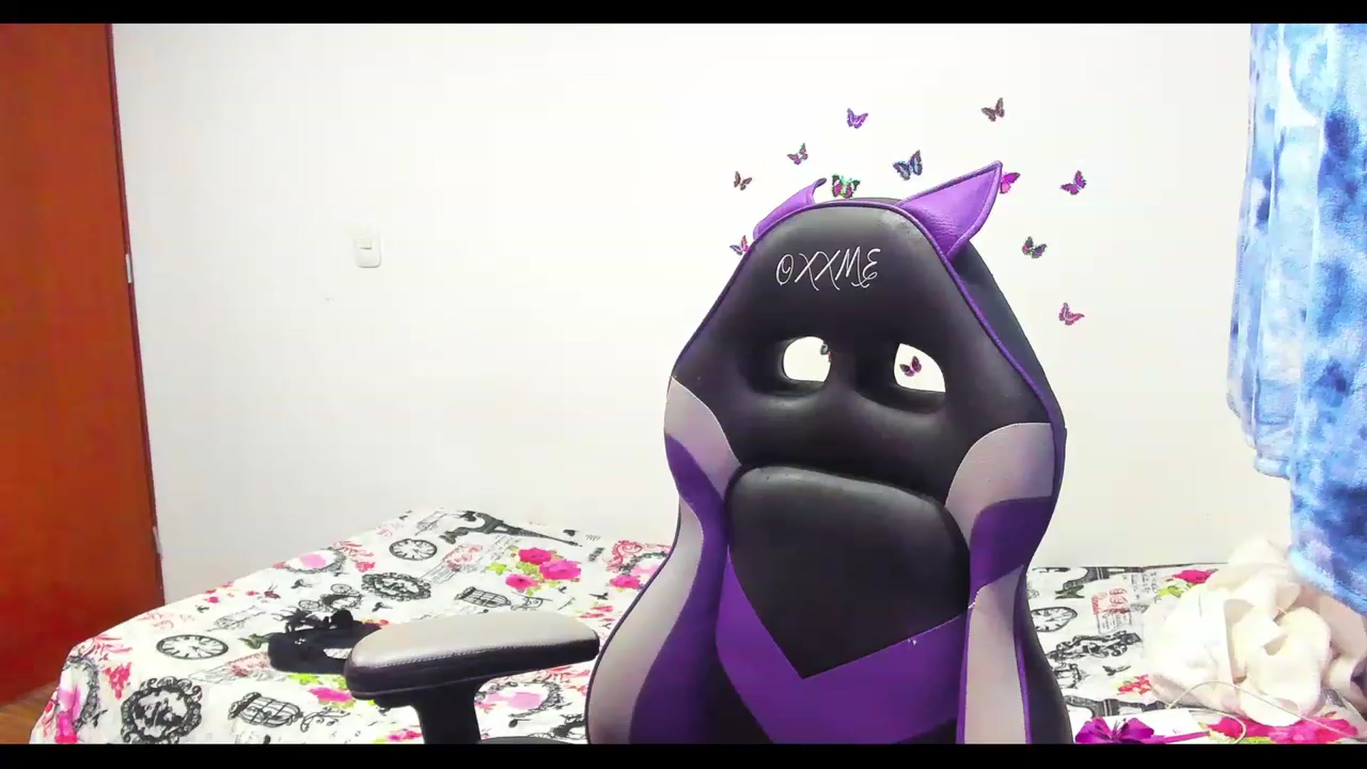 Gallery image thumbnail from Oxxme_'s myfreecams stream on, 06/02/2023, 04:02 image 14 of 20