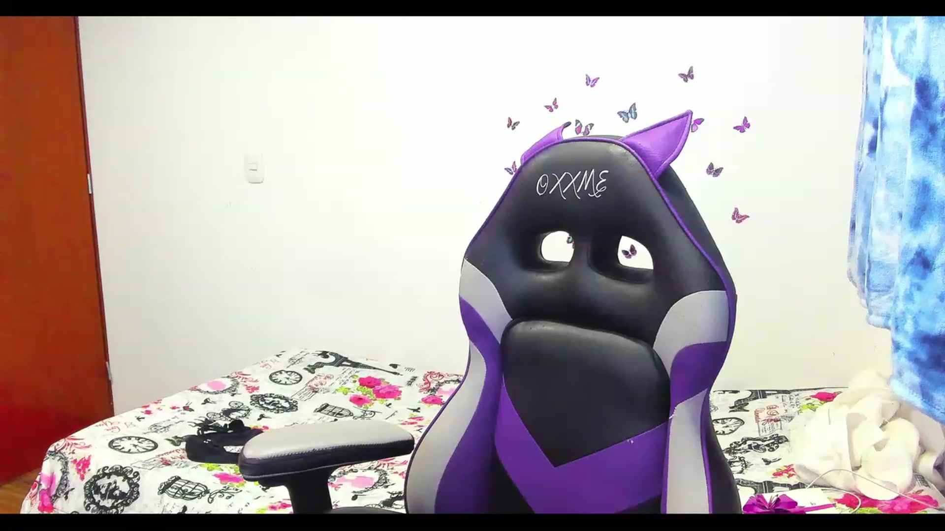 Gallery image thumbnail from Oxxme_'s myfreecams stream on, 06/02/2023, 04:02 image 19 of 20