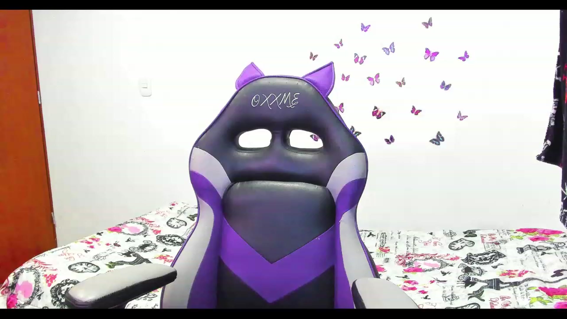 Gallery image thumbnail from Oxxme_'s myfreecams stream on, 06/03/2023, 02:18 image 16 of 20