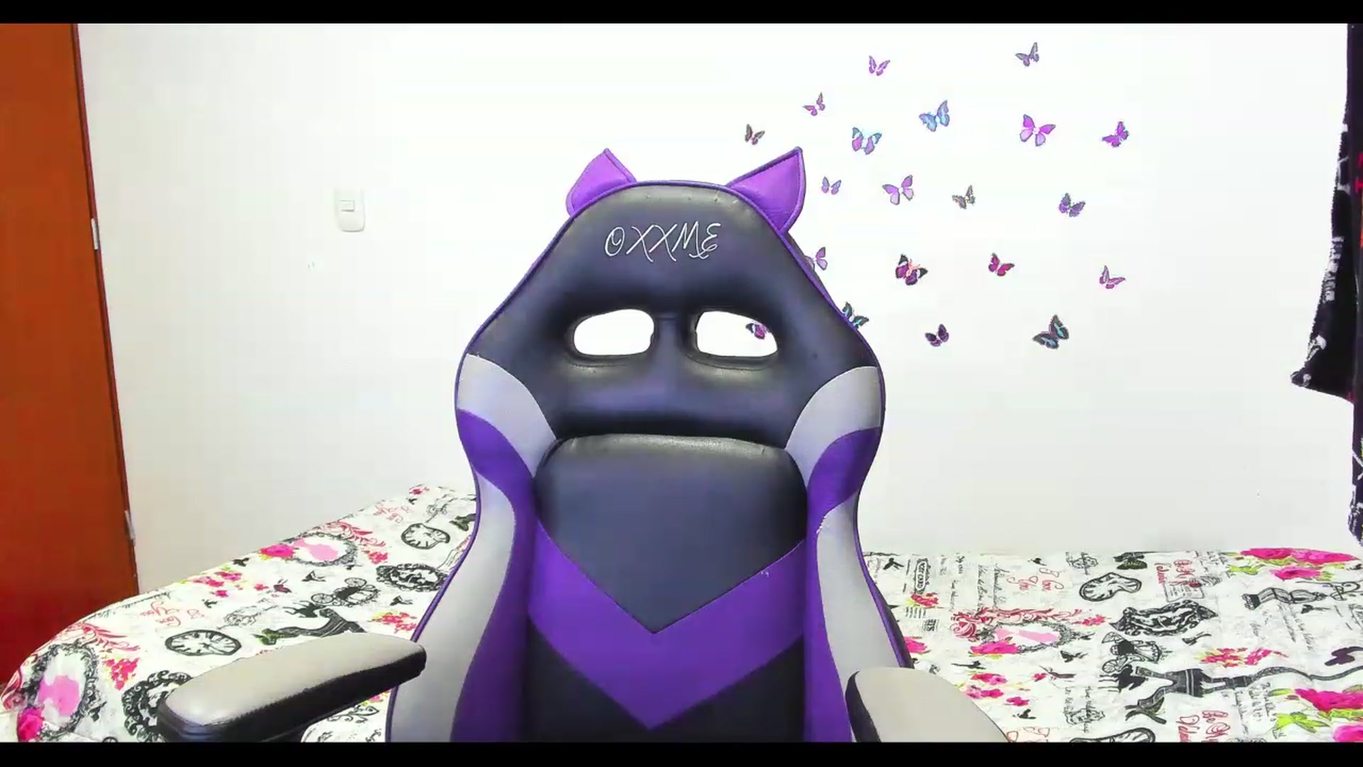 Gallery image thumbnail from Oxxme_'s myfreecams stream on, 06/03/2023, 02:18 image 5 of 20