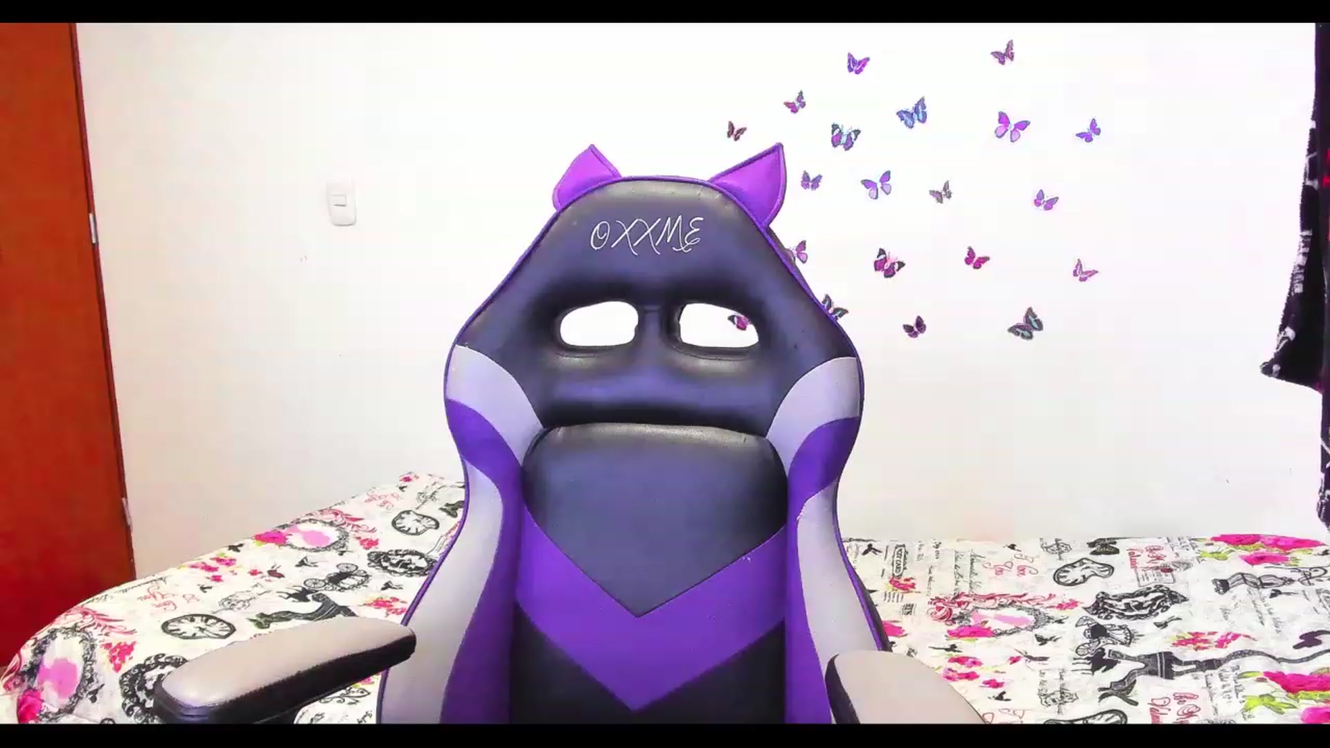 Gallery image thumbnail from Oxxme_'s myfreecams stream on, 06/03/2023, 02:18 image 3 of 20
