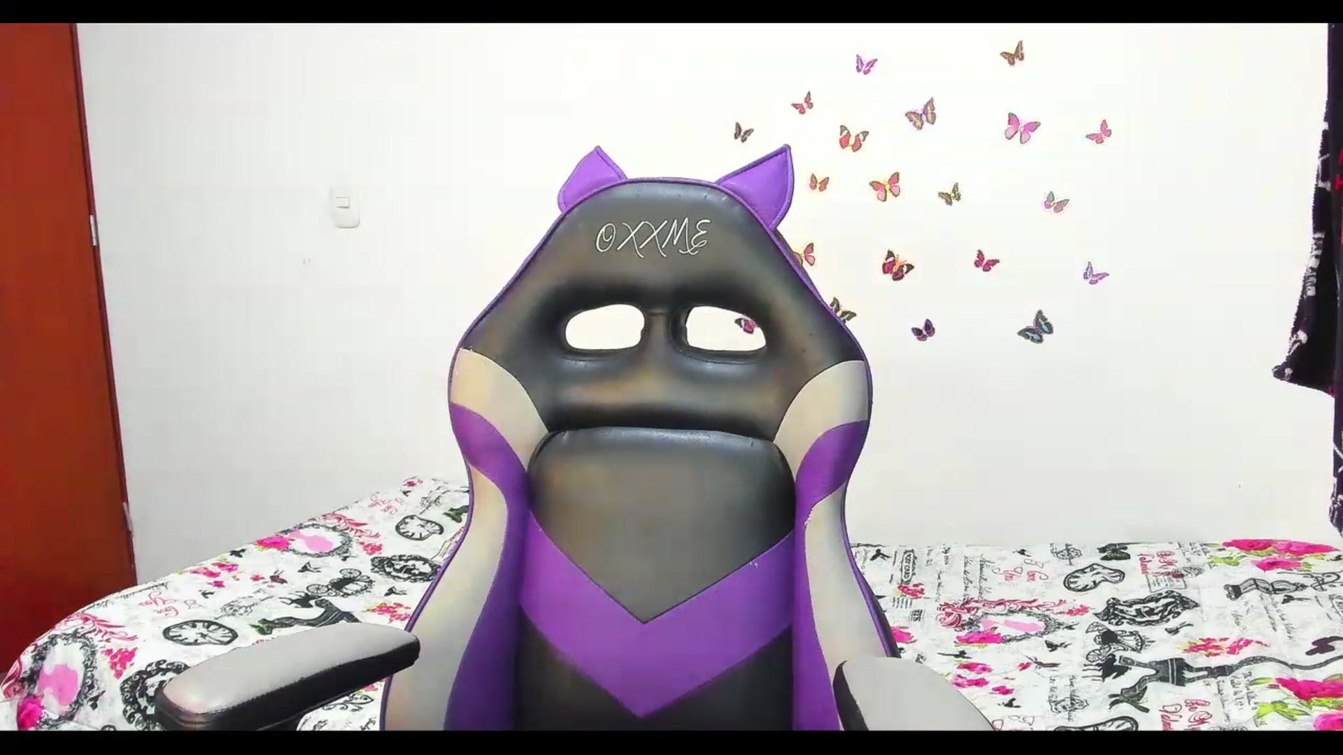 Gallery image thumbnail from Oxxme_'s myfreecams stream on, 06/03/2023, 02:18 image 4 of 20