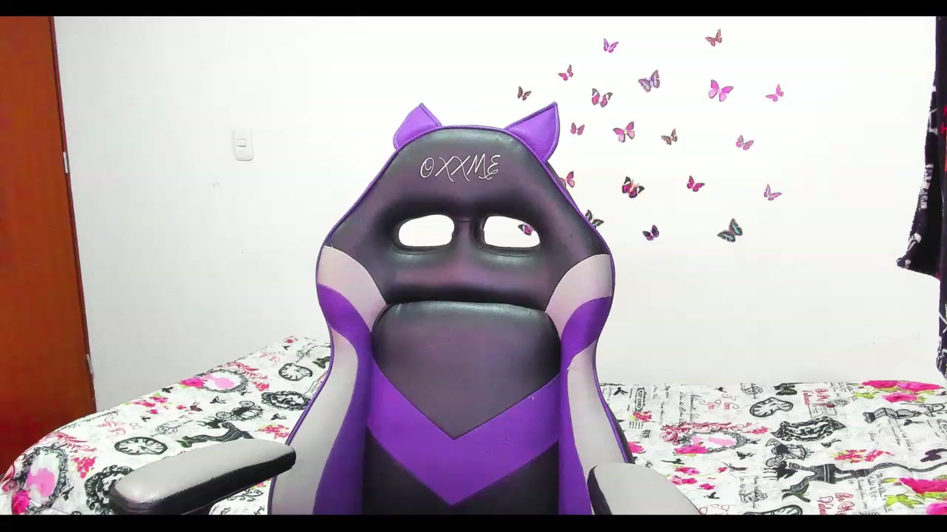 Gallery image thumbnail from Oxxme_'s myfreecams stream on, 06/03/2023, 02:18 image 7 of 20
