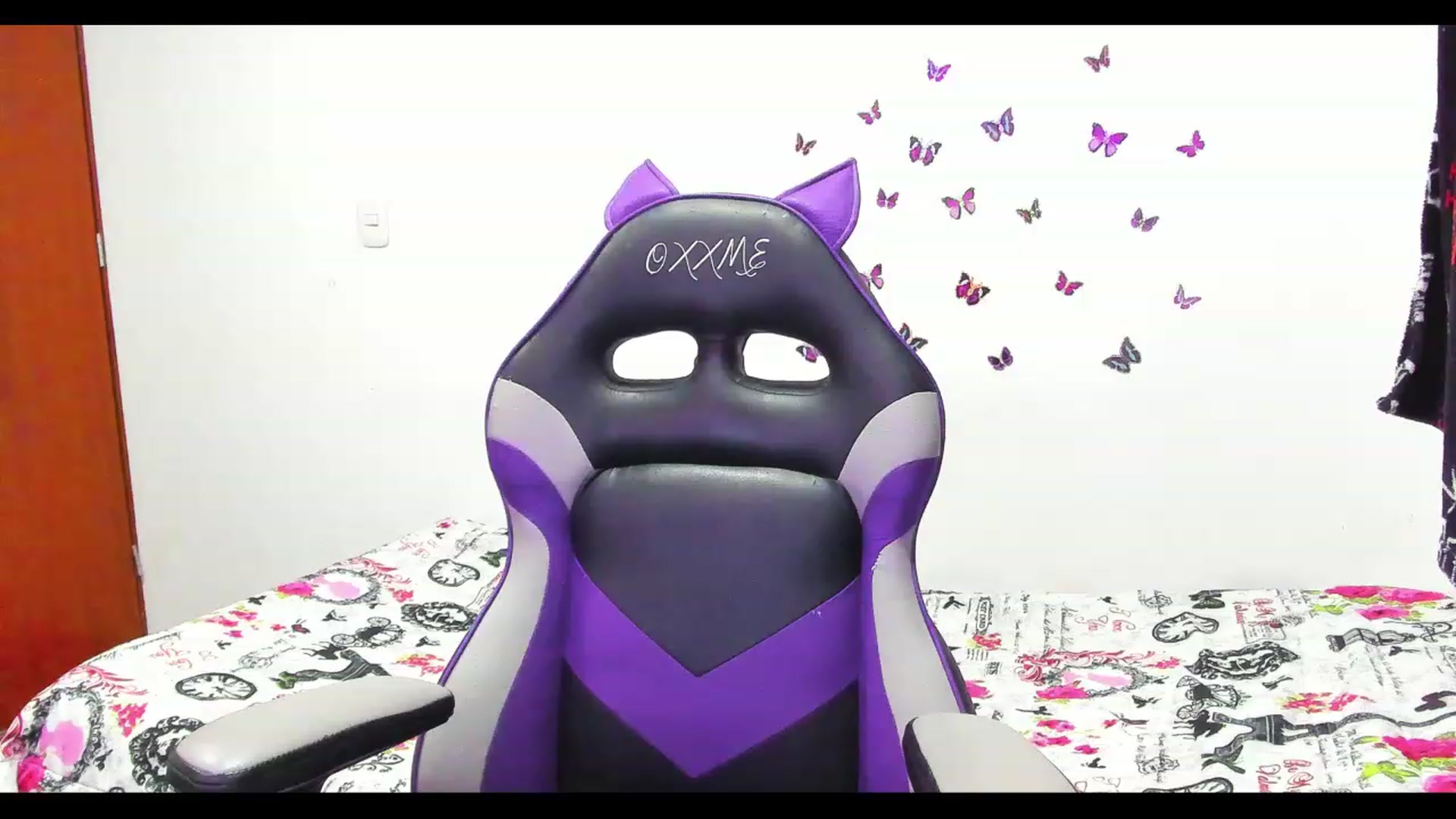 Gallery image thumbnail from Oxxme_'s myfreecams stream on, 06/03/2023, 02:18 image 14 of 20