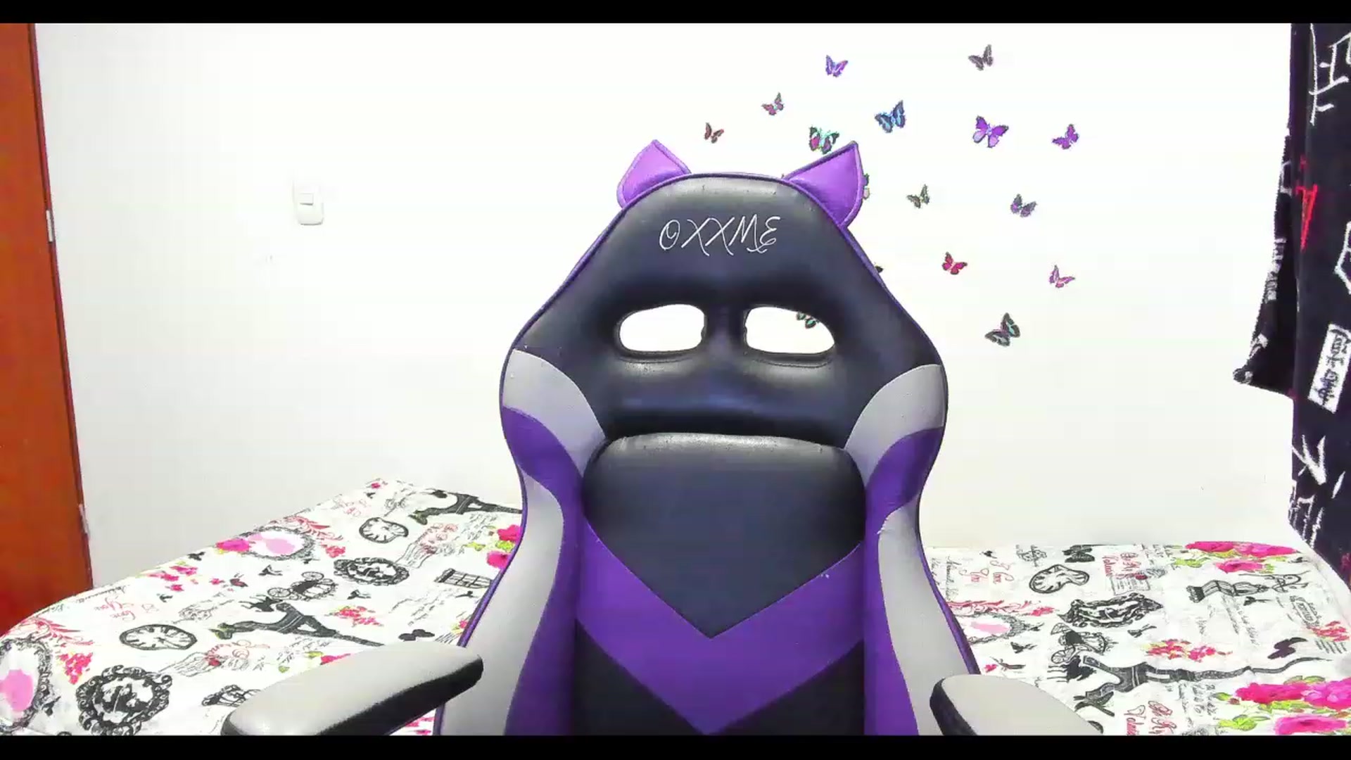 Gallery image thumbnail from Oxxme_'s myfreecams stream on, 06/03/2023, 03:12 image 14 of 20