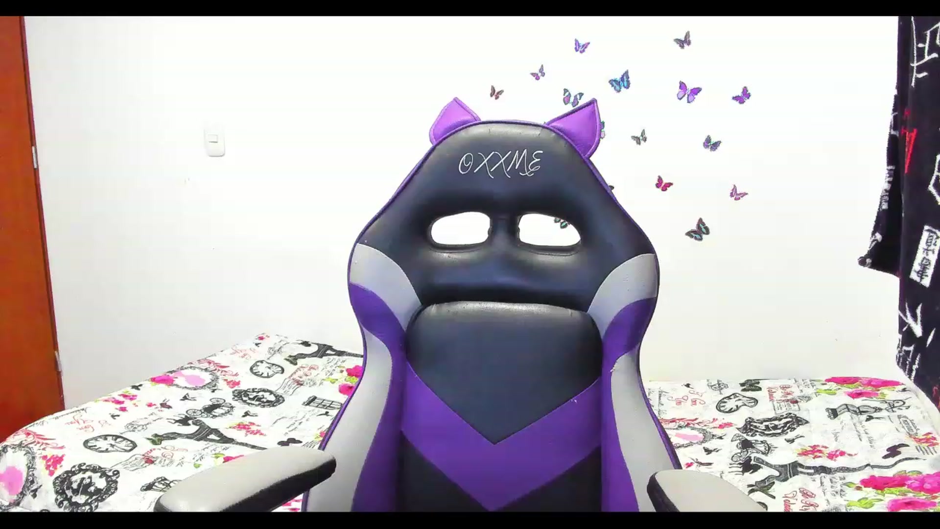 Gallery image thumbnail from Oxxme_'s myfreecams stream on, 06/03/2023, 03:12 image 17 of 20