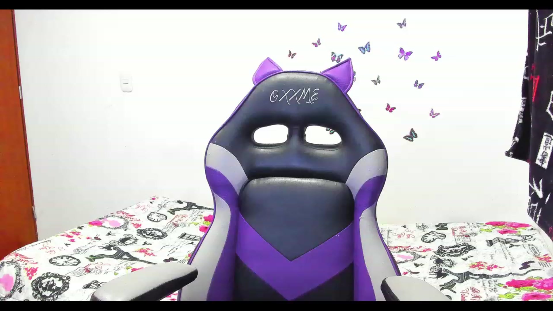 Gallery image thumbnail from Oxxme_'s myfreecams stream on, 06/03/2023, 03:12 image 12 of 20
