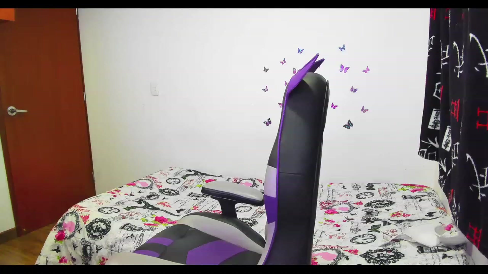 Gallery image thumbnail from Oxxme_'s myfreecams stream on, 06/04/2023, 02:34 image 17 of 20