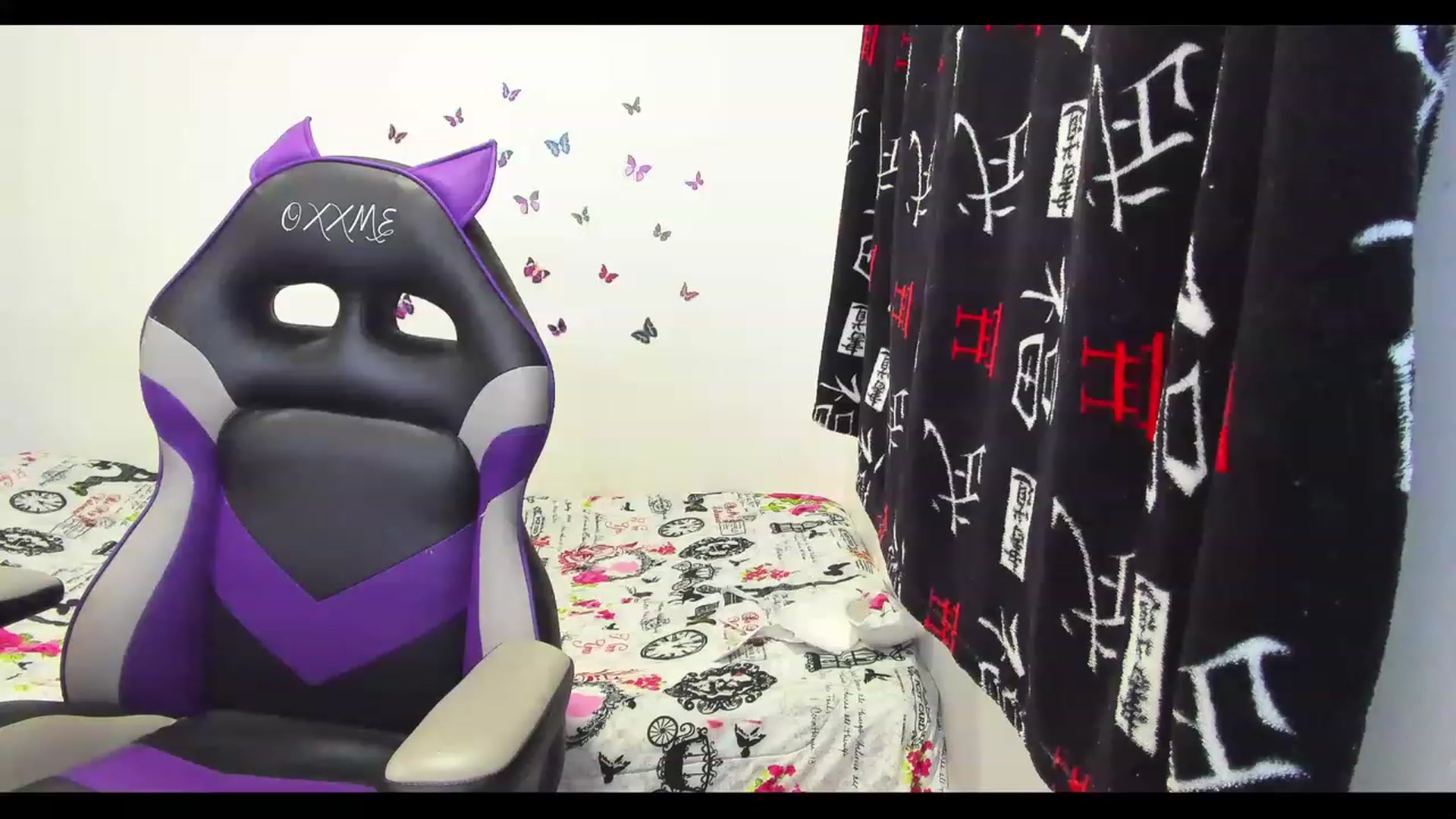 Gallery image thumbnail from Oxxme_'s myfreecams stream on, 06/04/2023, 04:13 image 14 of 20
