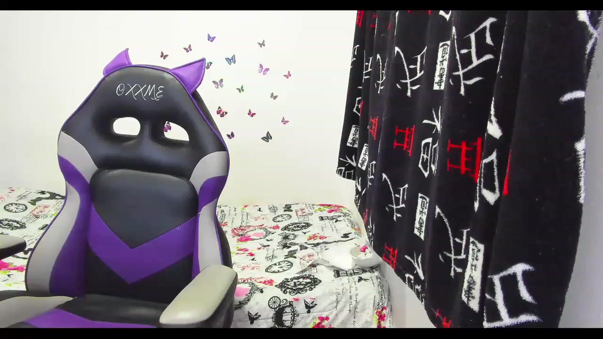 Gallery image thumbnail from Oxxme_'s myfreecams stream on, 06/04/2023, 04:13 image 4 of 20
