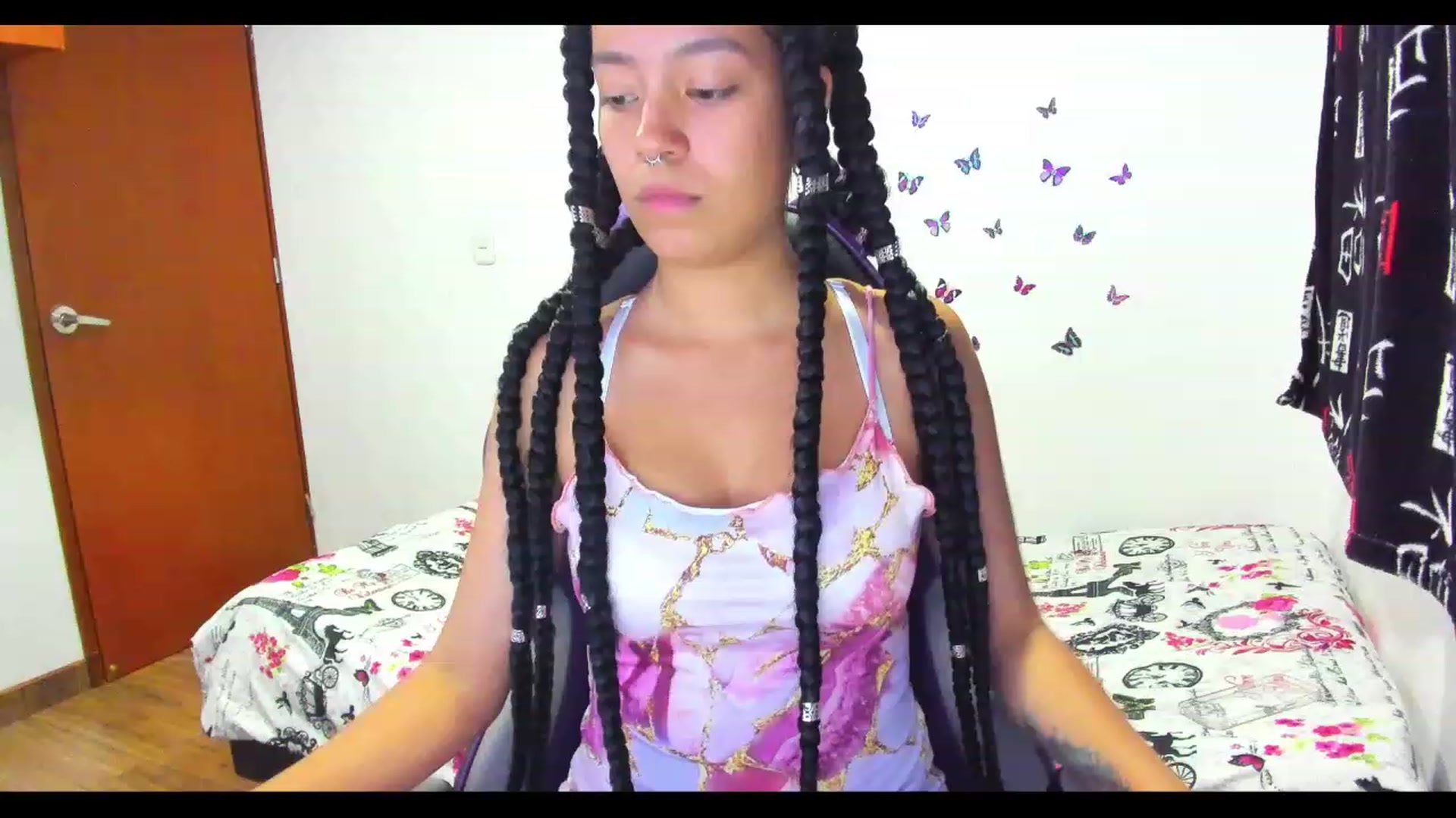 Gallery image thumbnail from Oxxme_'s myfreecams stream on, 06/05/2023, 02:11 image 13 of 20