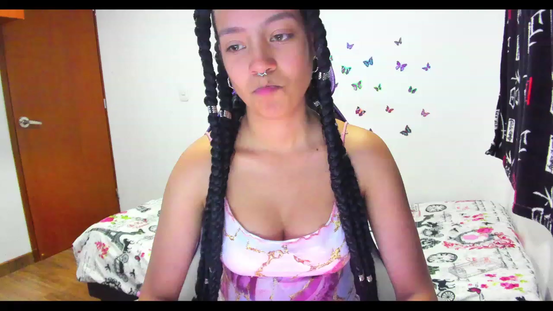 Gallery image thumbnail from Oxxme_'s myfreecams stream on, 06/05/2023, 02:11 image 14 of 20