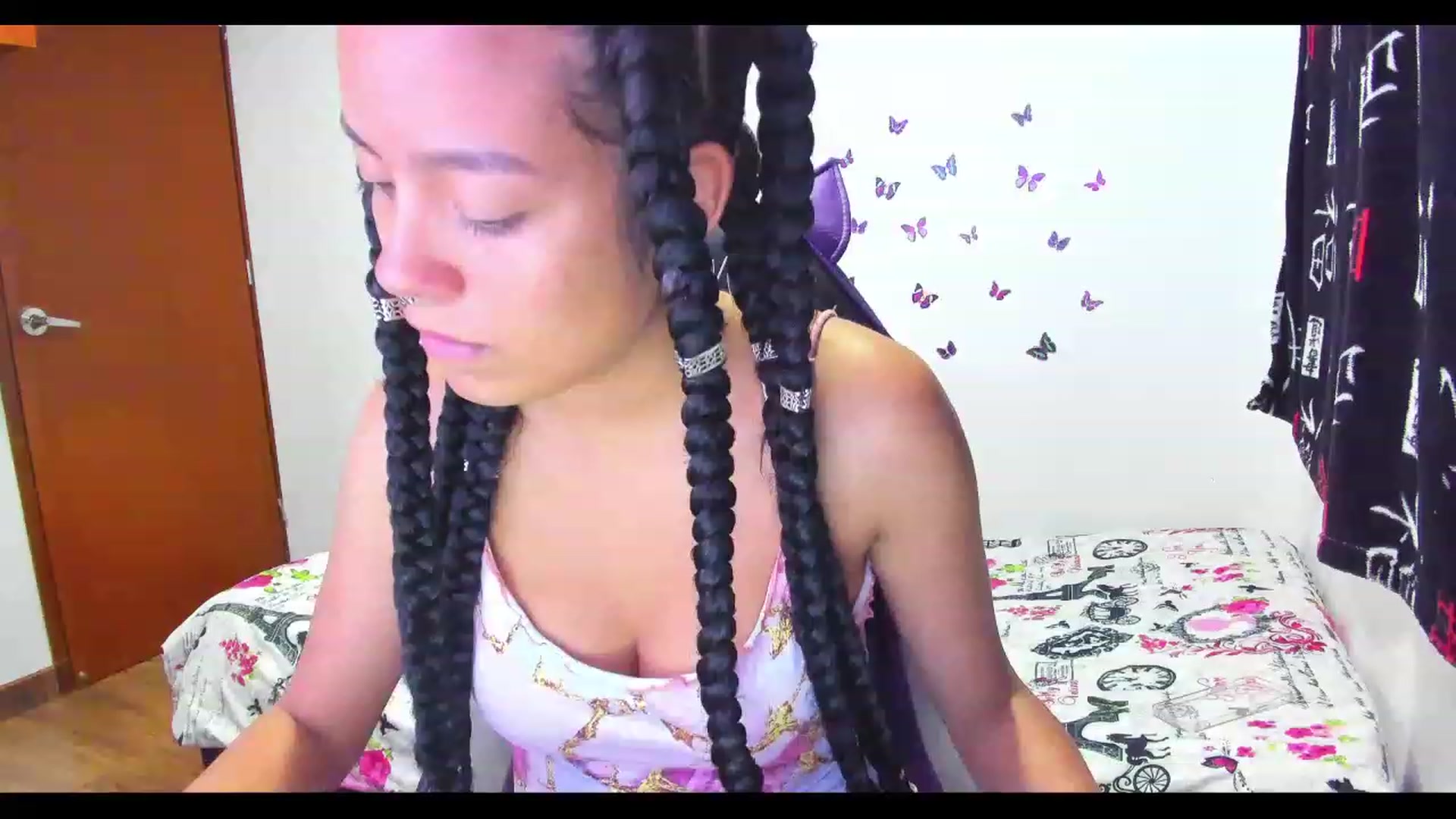 Gallery image thumbnail from Oxxme_'s myfreecams stream on, 06/05/2023, 02:11 image 5 of 20