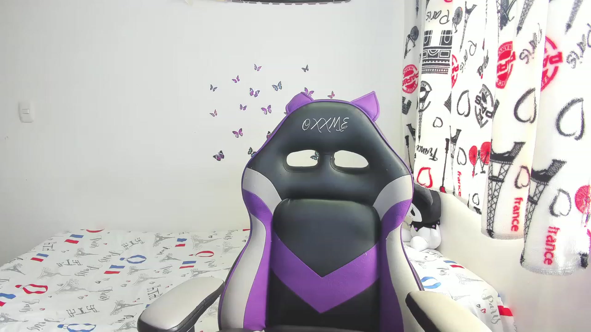 Gallery image thumbnail from Oxxme_'s myfreecams stream on, 07/04/2023, 15:09 image 8 of 20