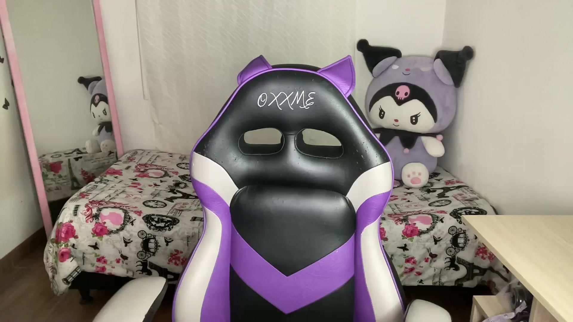 Gallery image thumbnail from Oxxme_'s myfreecams stream on, 11/26/2023, 01:05 image 7 of 20