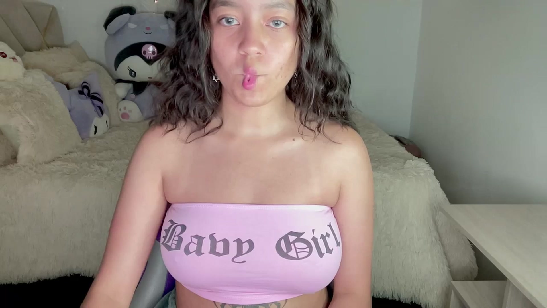 Gallery image thumbnail from Oxxme_'s myfreecams stream on, 01/17/2024, 01:45 image 8 of 20