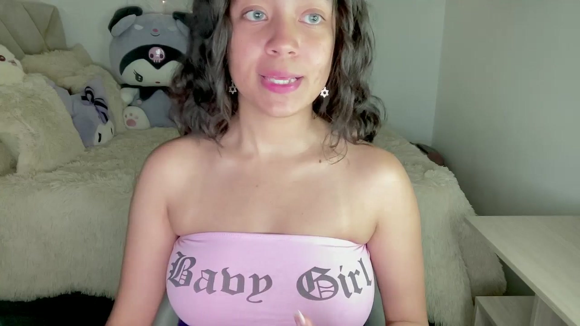 Gallery image thumbnail from Oxxme_'s myfreecams stream on, 01/17/2024, 04:01 image 4 of 20