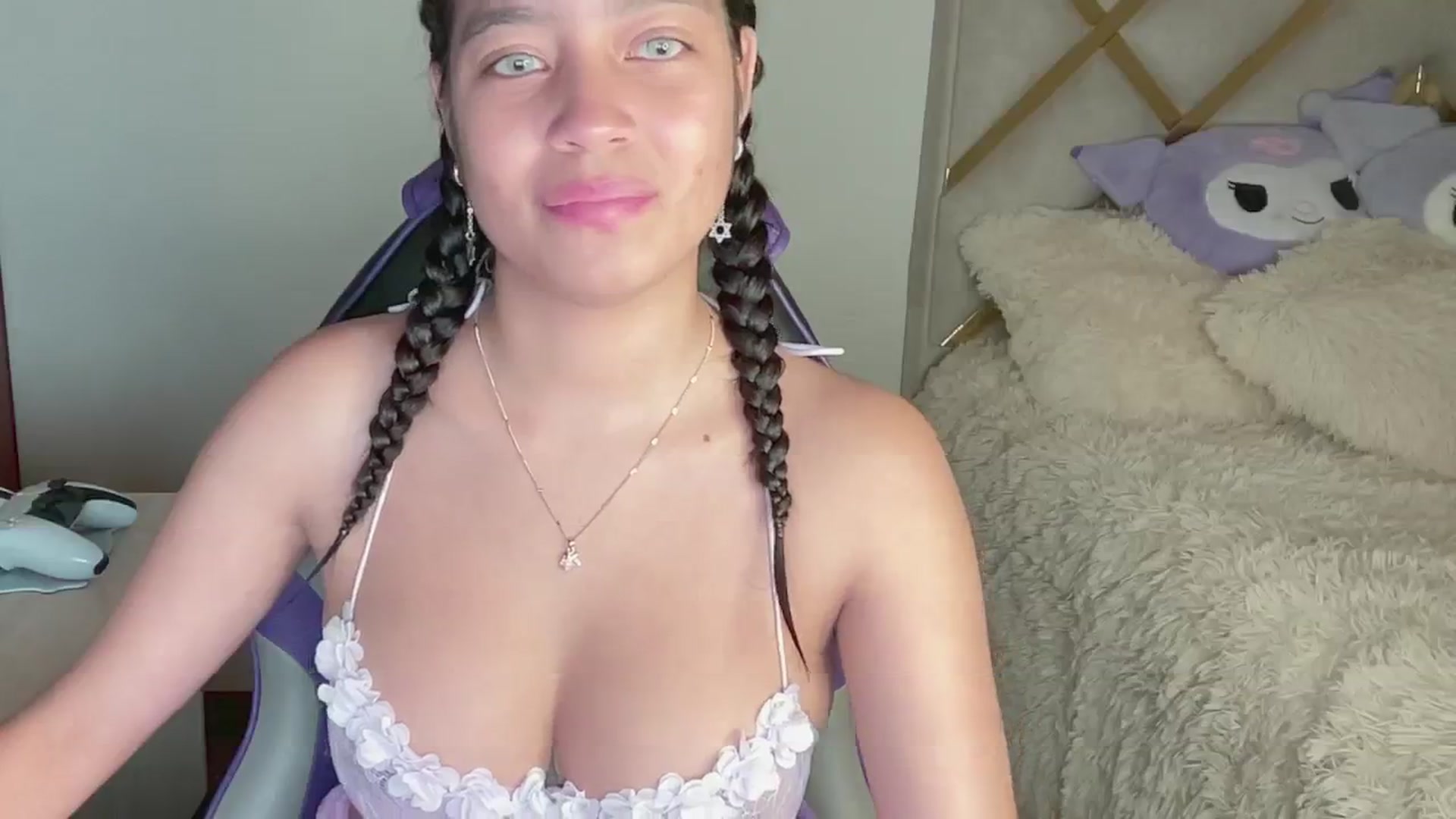 Gallery image thumbnail from Oxxme_'s myfreecams stream on, 03/10/2024, 02:29 image 11 of 20