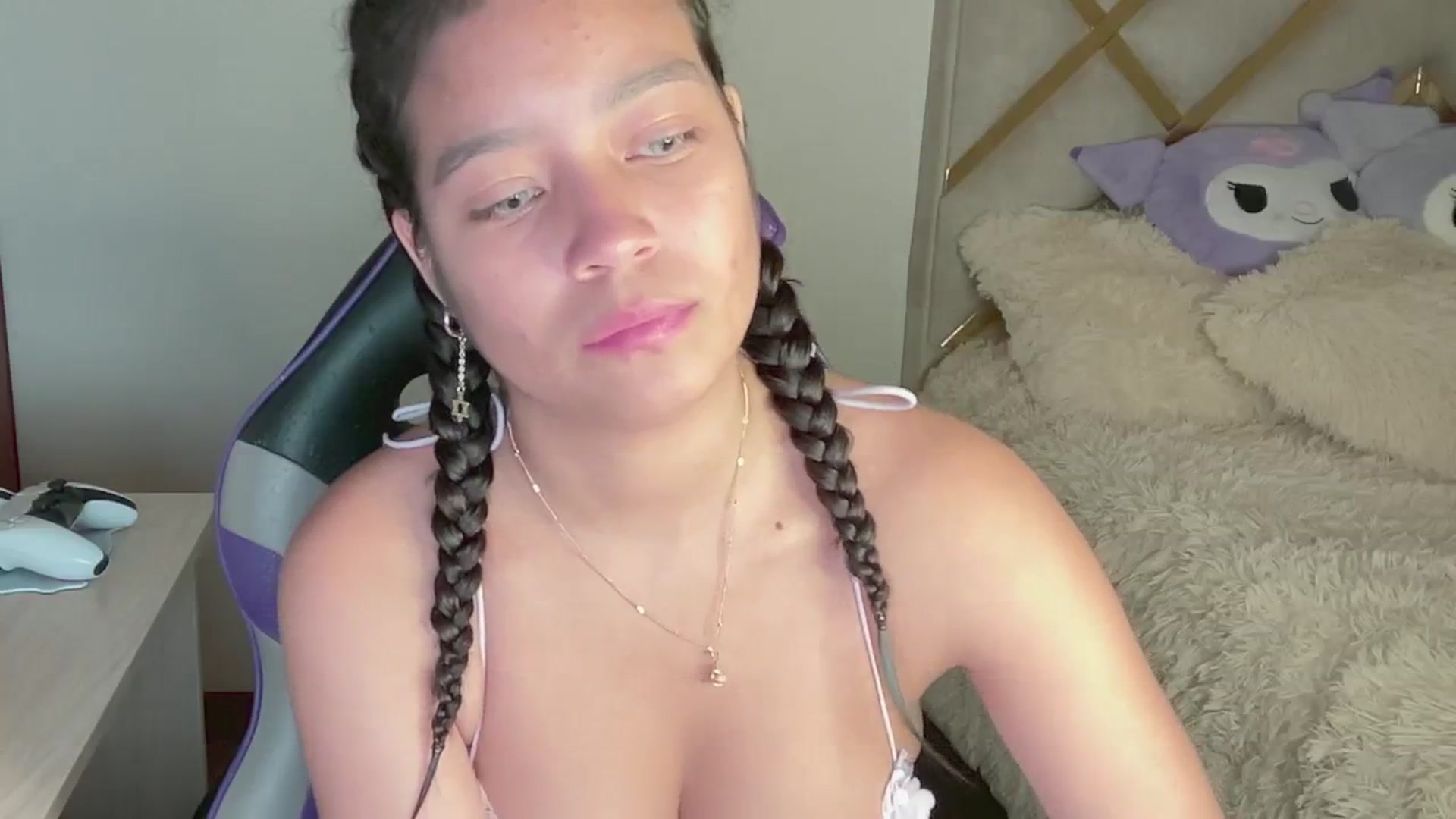 Gallery image thumbnail from Oxxme_'s myfreecams stream on, 03/10/2024, 02:29 image 9 of 20