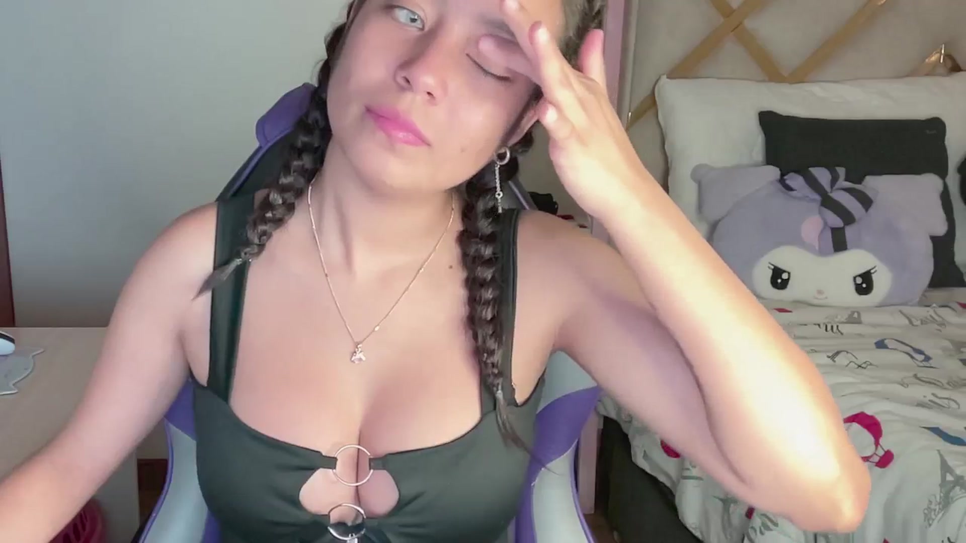 Gallery image thumbnail from Oxxme_'s myfreecams stream on, 03/17/2024, 02:51 image 12 of 20